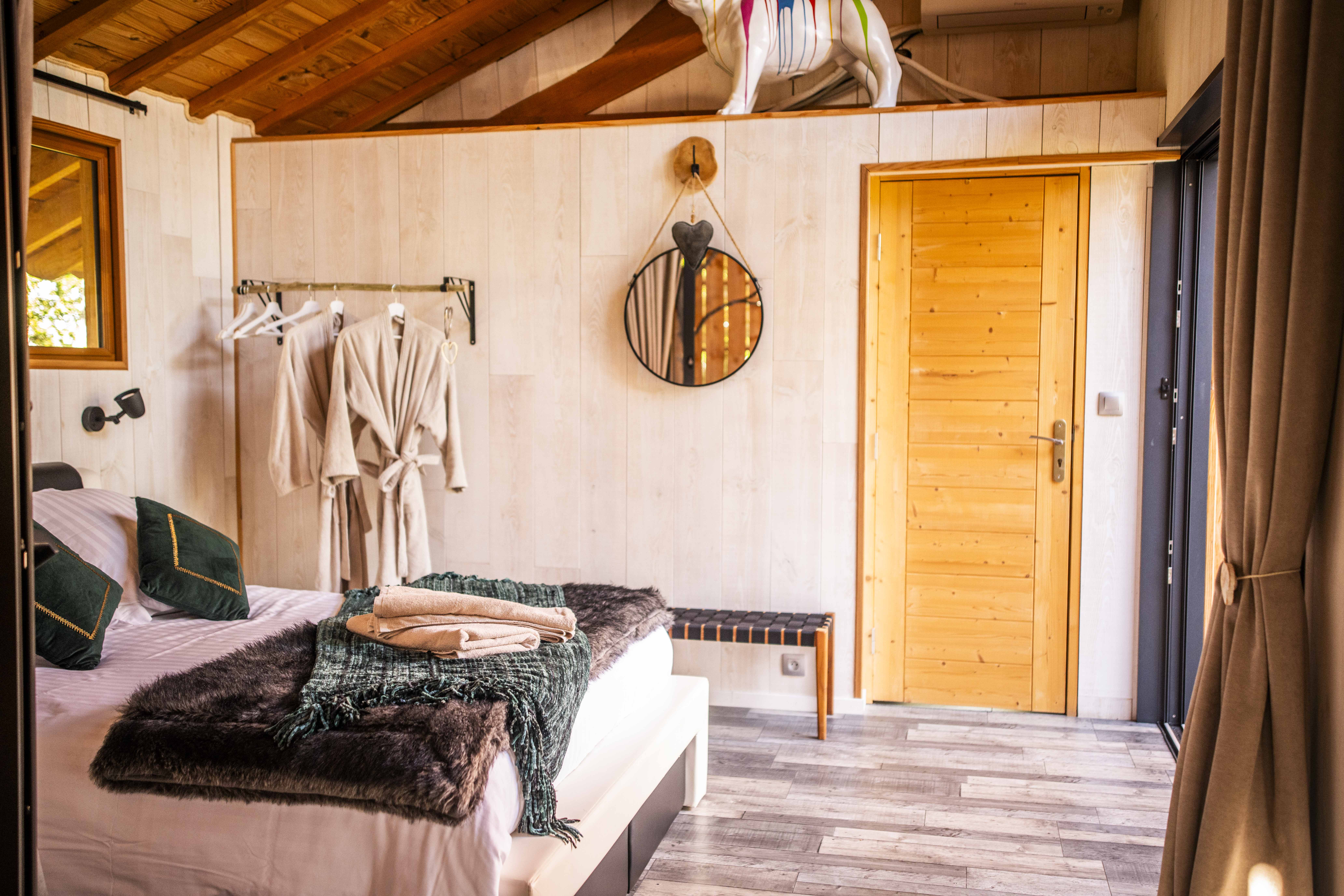 Cabane Spa La Canopée : une échappée romantique en Midi-Pyrénées à Cahuzac Sur Vère — espace de vie