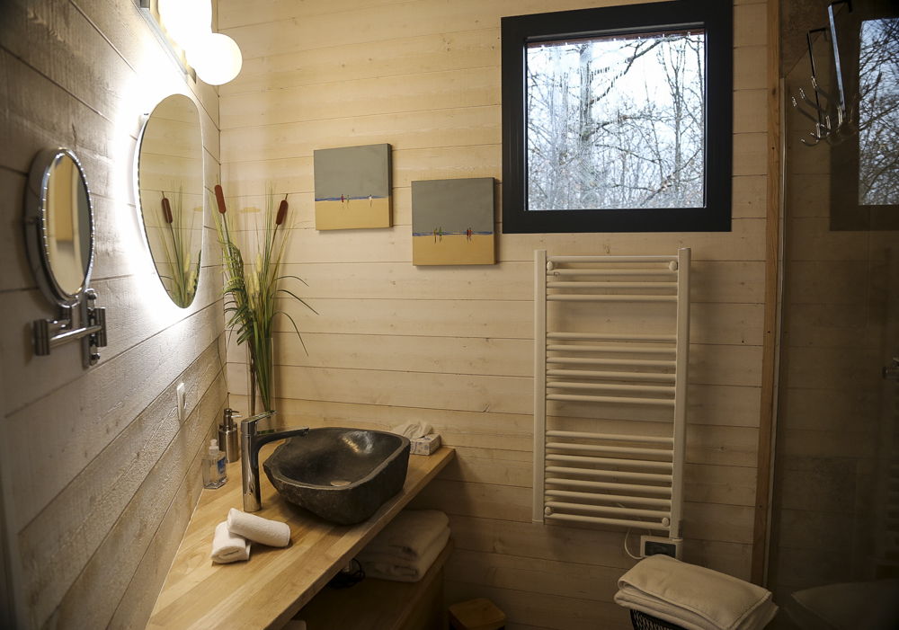 Lodge Spa Secret avec Jacuzzi — Ecolodge relaxant en Dordogne à Bergerac — cuisine