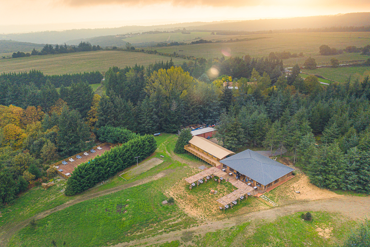 Glamping Lodge Expérience : un safari en pleine nature à Occitanie — détail architectural
