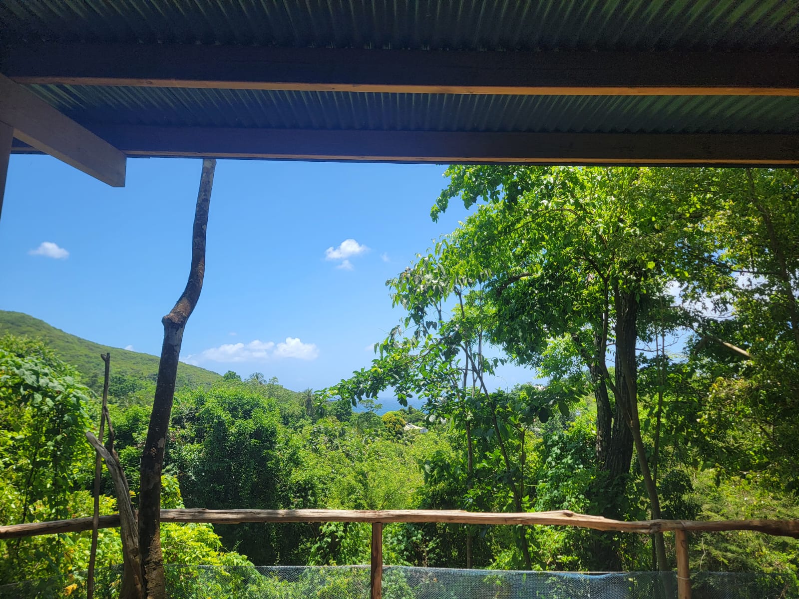 Gran Kabane — Cabane dans les arbres avec vue mer à Guadeloupe