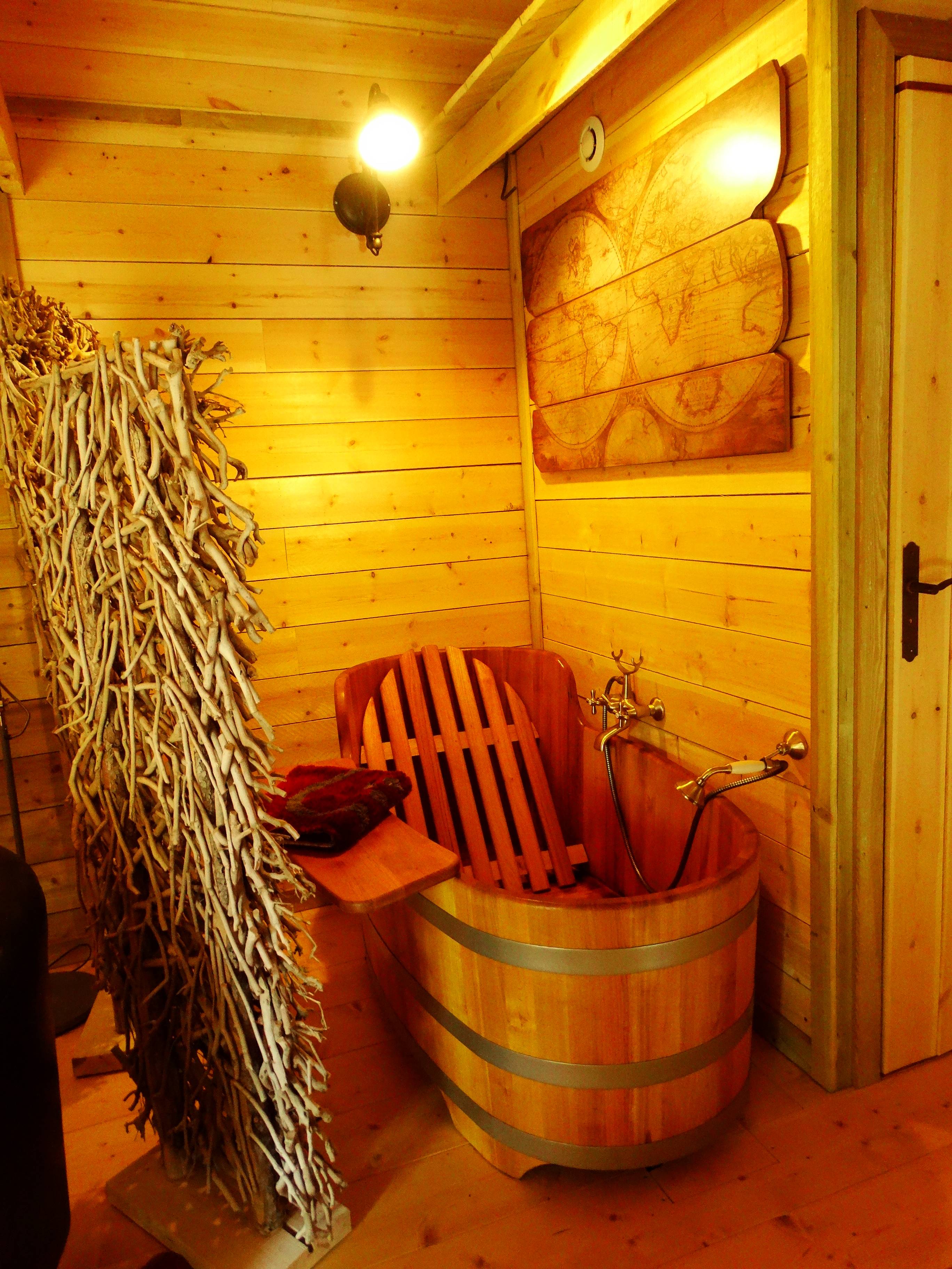La Cabane de D'jo — Cabane sur pilotis avec baignoire en bois à Aisne à Neufchâtel-sur-Aisne — environnement naturel
