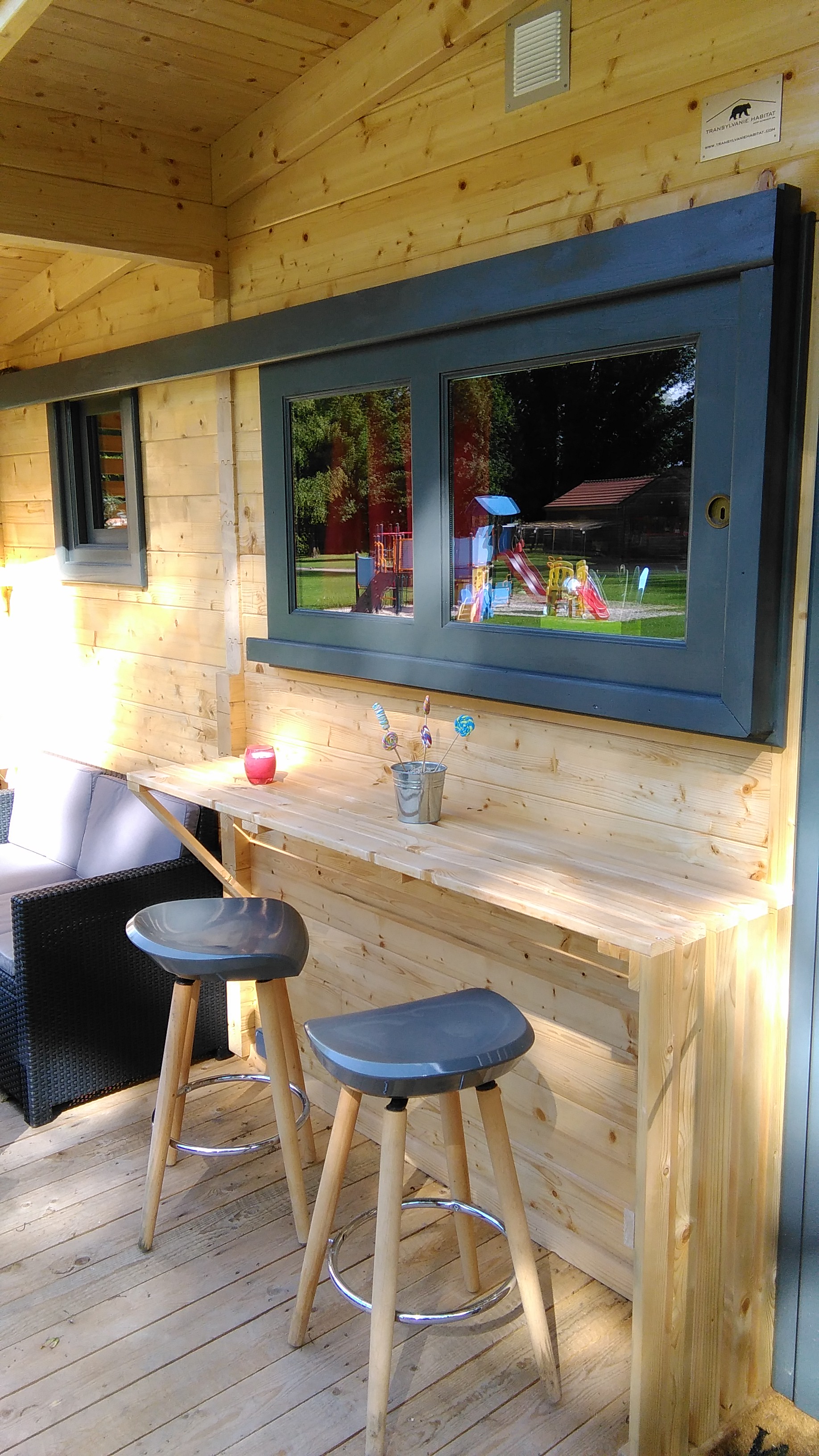 La maxi Cabane Gretel : une expérience immersive en Champagne-Ardenne à Bar Sur Aube — salle de bain