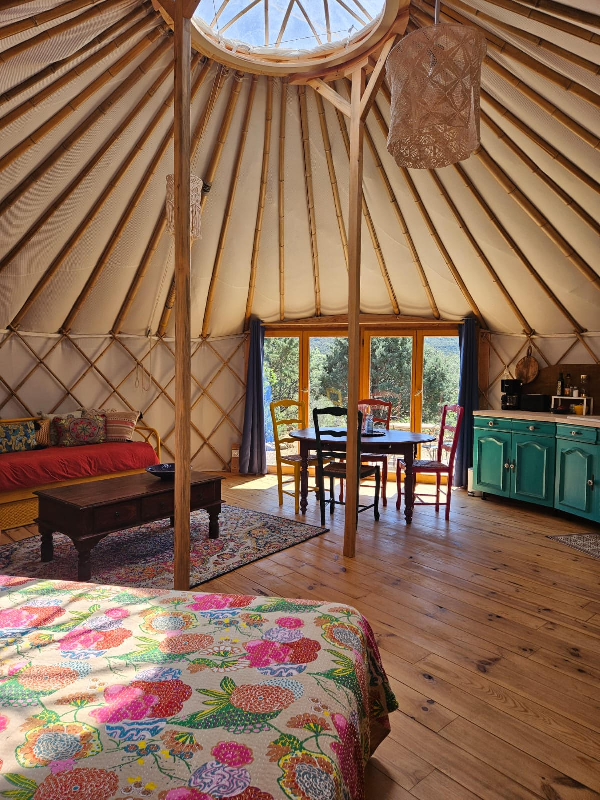 La Yourte Bambou — Yourte familiale avec spa à Pyrénées-Orientales à Perpignan — espace de vie