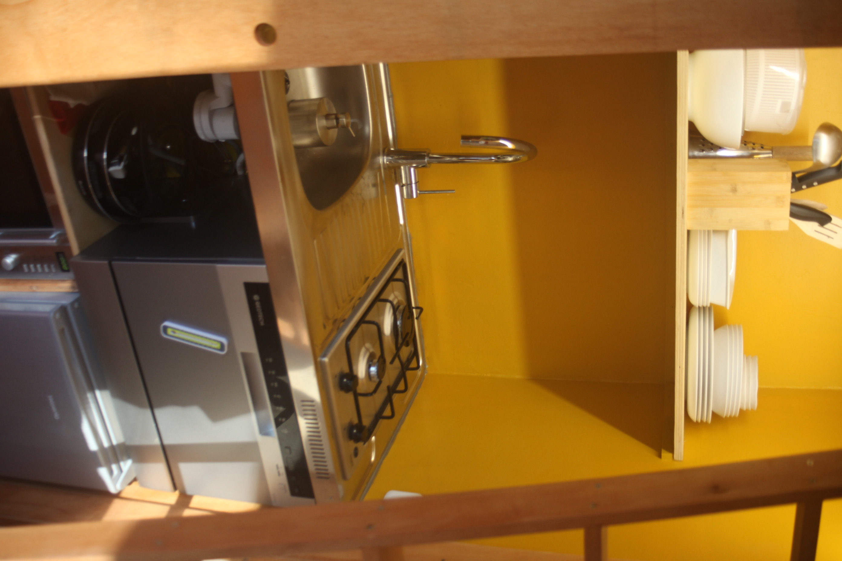 La cabane jaune — Cabane végétalisée avec spa à Haute-Vienne à Nieul — détail architectural