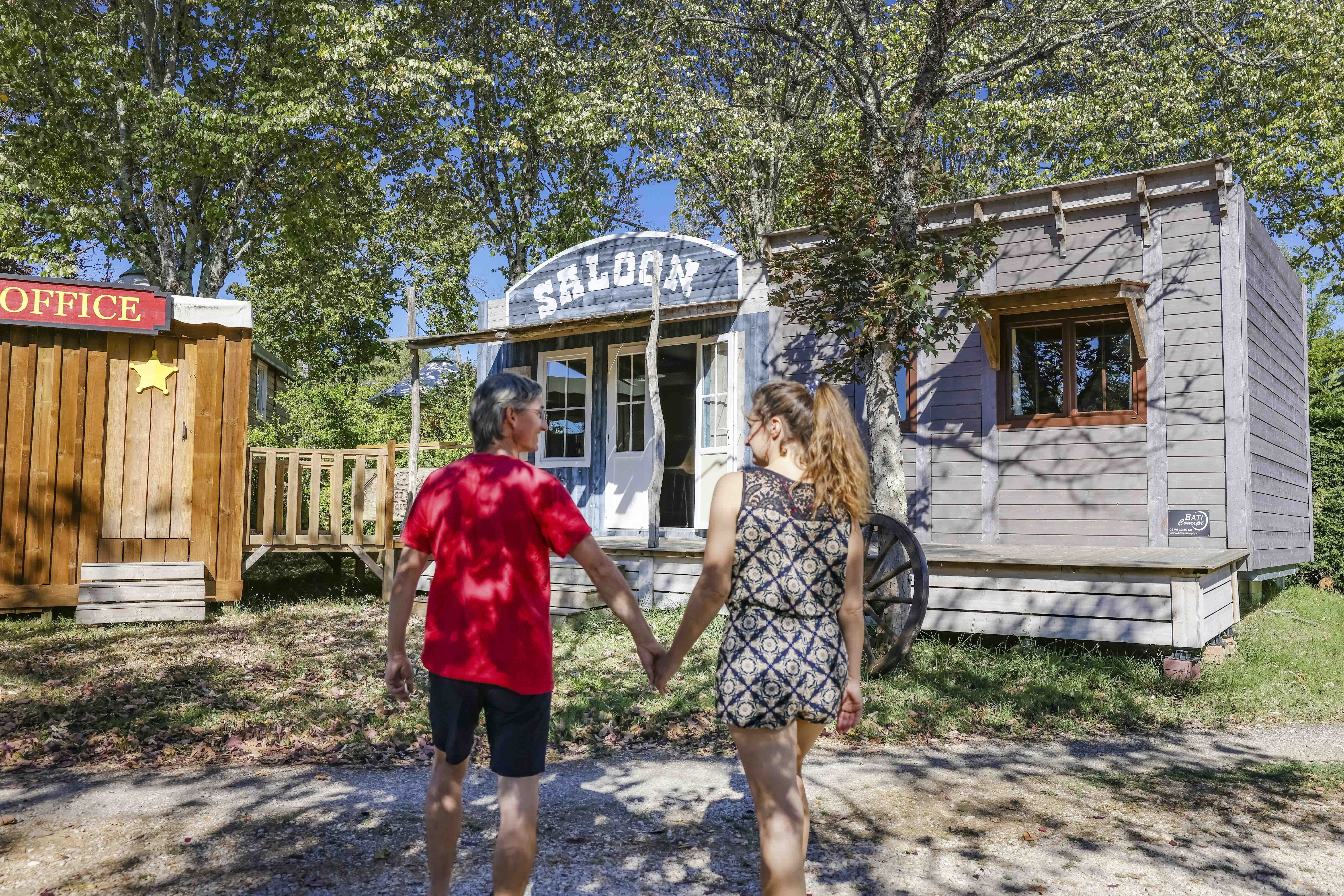Mobil-home Saloon & SPA privatif — Cabane avec spa à Les Auzerals, Tarn à Rabastens — chambre