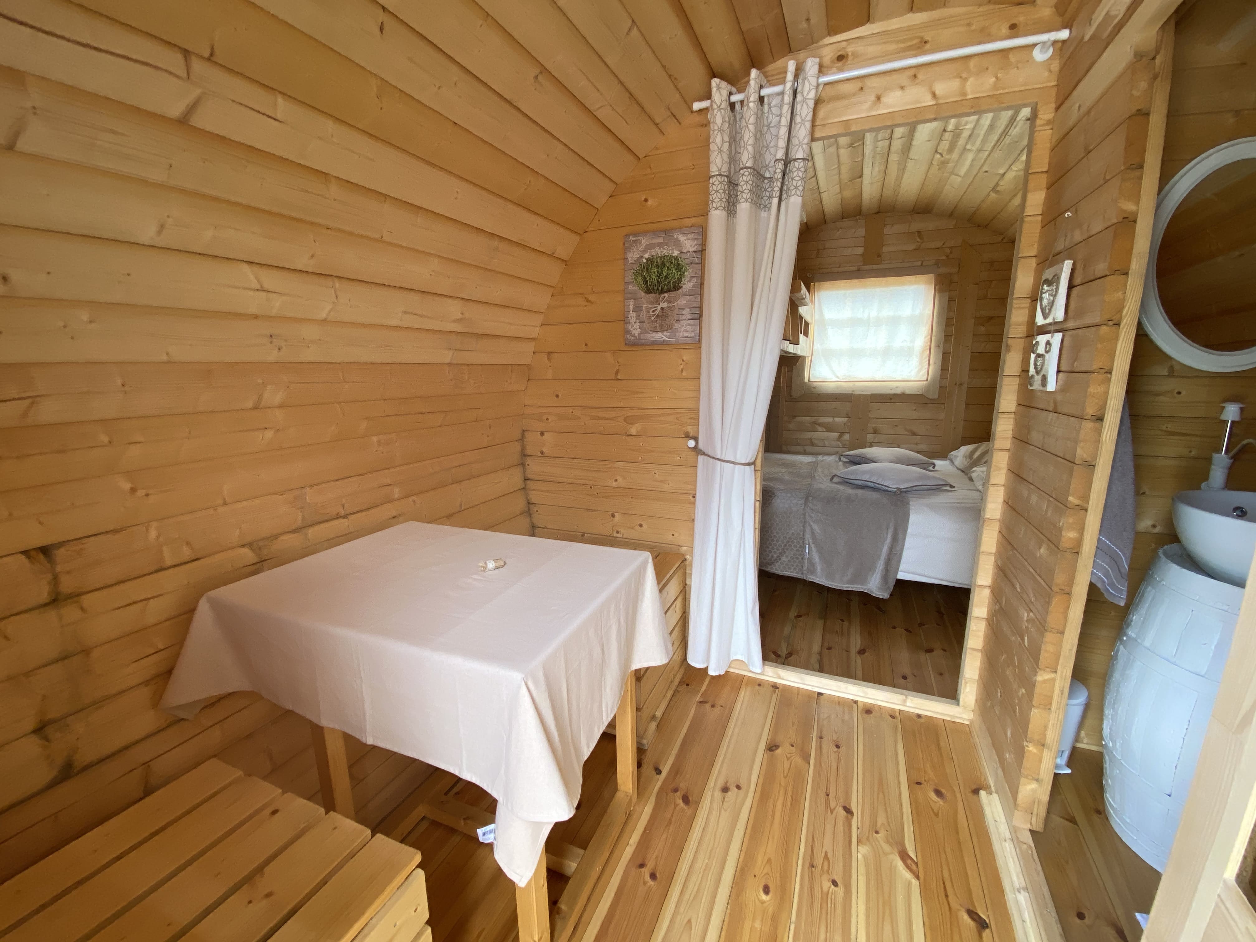 Tonneau Ô Verger — Séjour insolite avec spa en Seine-Maritime à Rouen — espace de vie