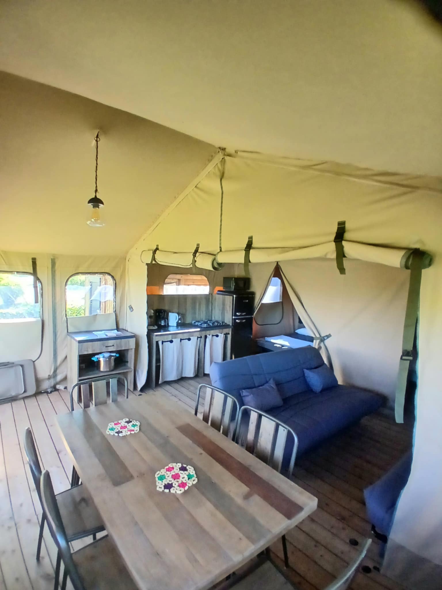 Lodge familial — Séjour avec spa à Tarn à Rabastens — espace de vie