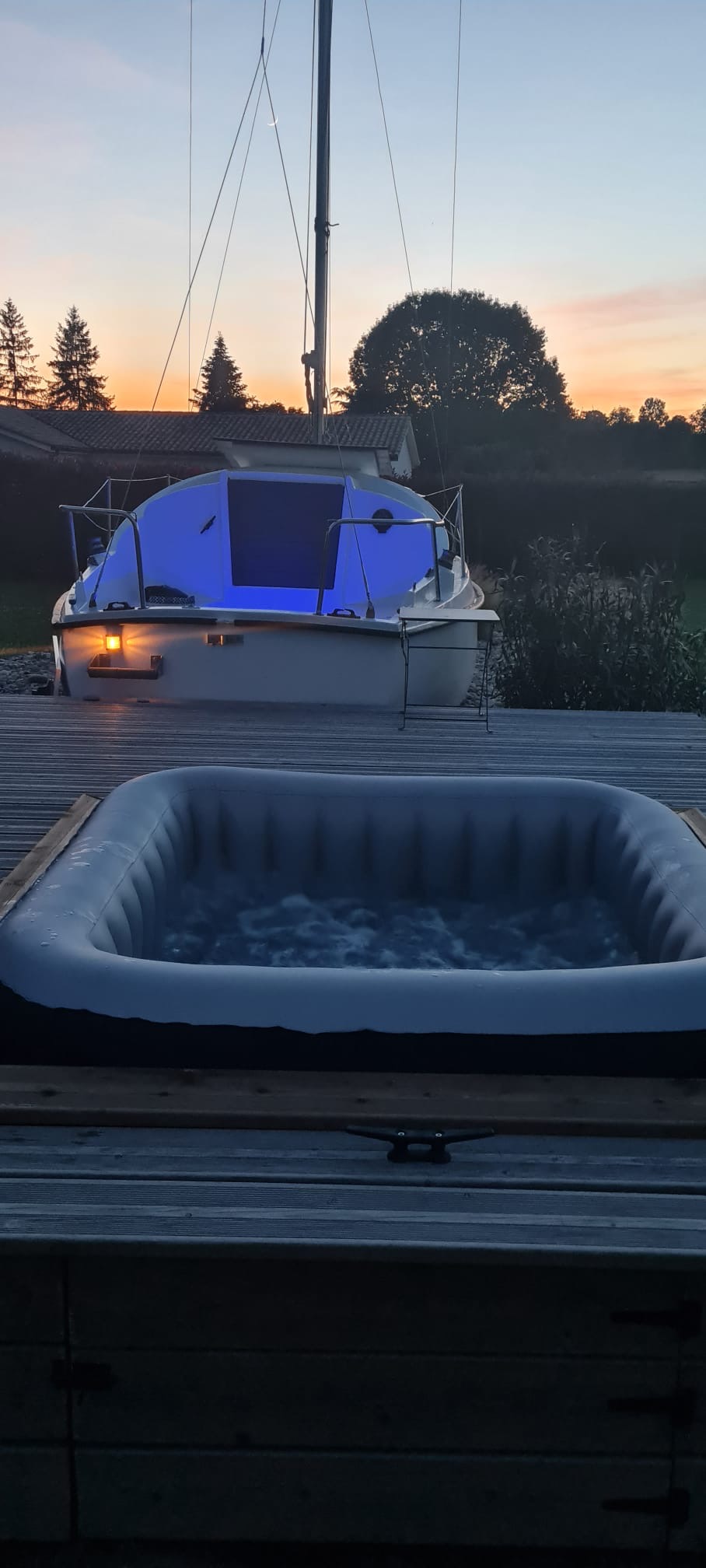 Le voilier Daïmino — Péniche avec jacuzzi à Lot-et-Garonne à Casteljaloux — environnement naturel