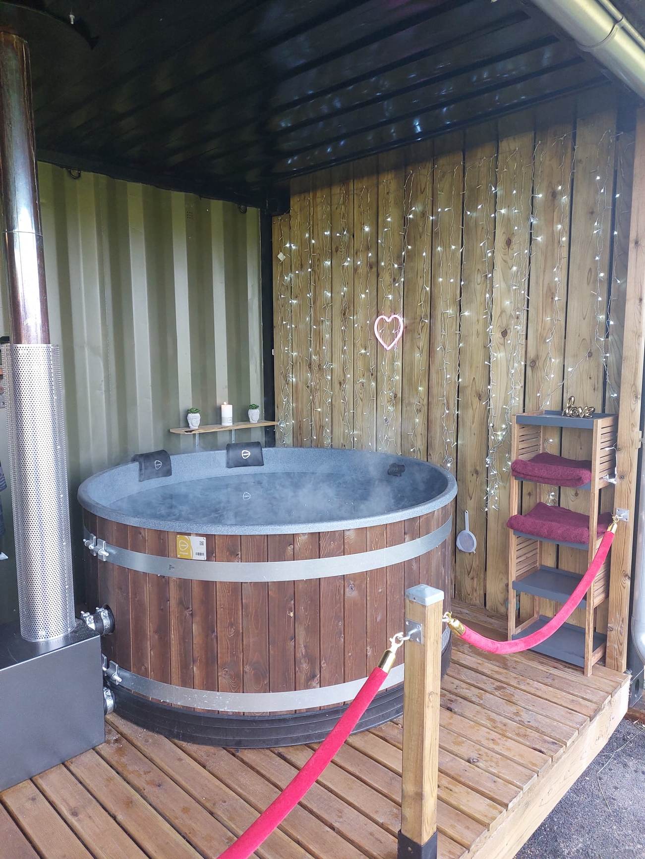 Ferme de l'église — Cabane avec spa à Calvados à Valambray — vue depuis la terrasse