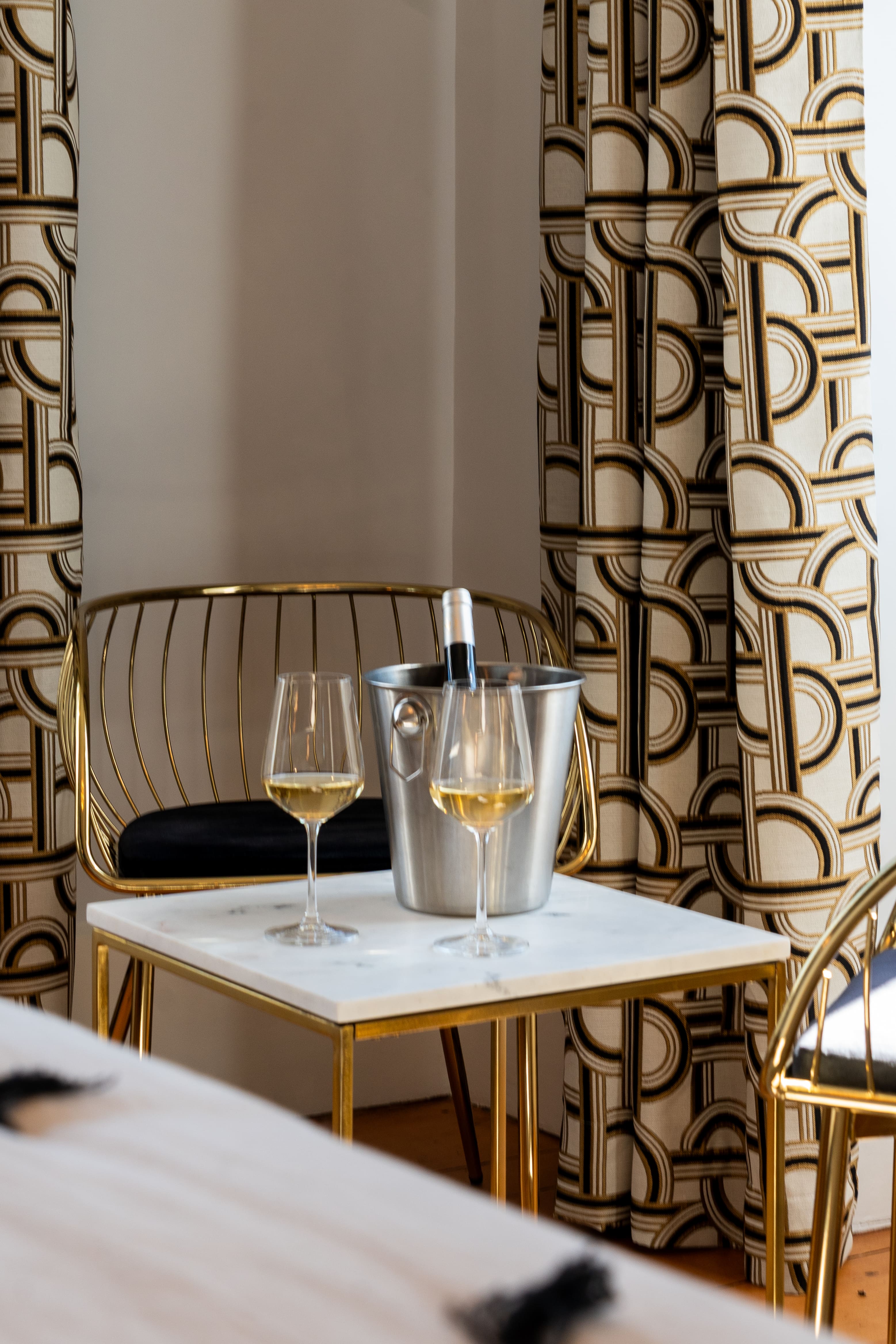 Suite Pierre de Lune — Maison insolite avec cheminée à Gramat (Lot) à Gramat — espace de vie