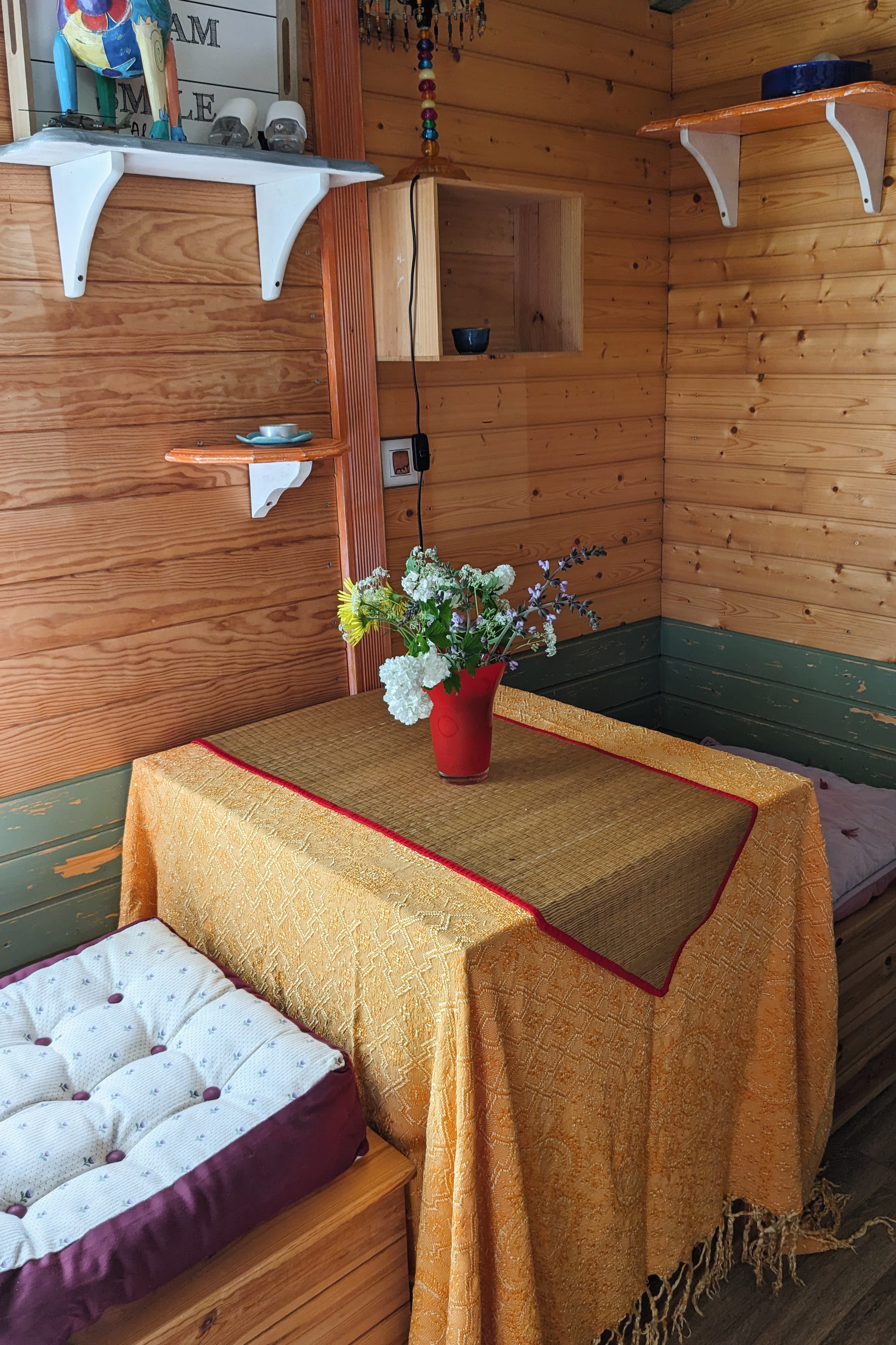 La roulotte & Spa — Séjour insolite sous le tilleul à Lot-et-Garonne à Agen — cuisine