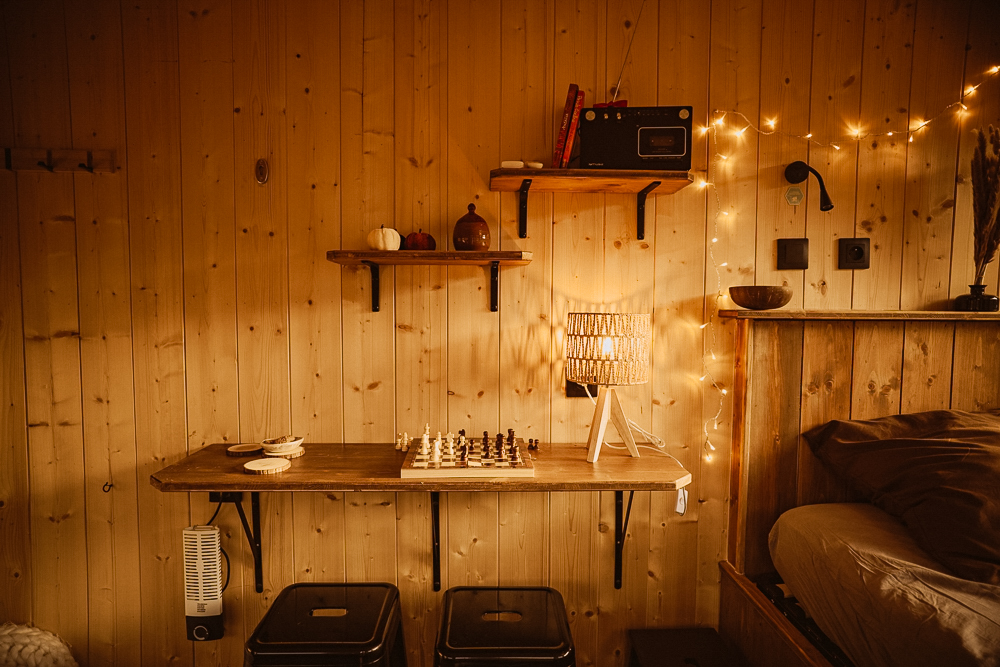 L'Etang des P'tits Plaisirs — Tiny House avec spa en Yonne à Villeneuve — chambre