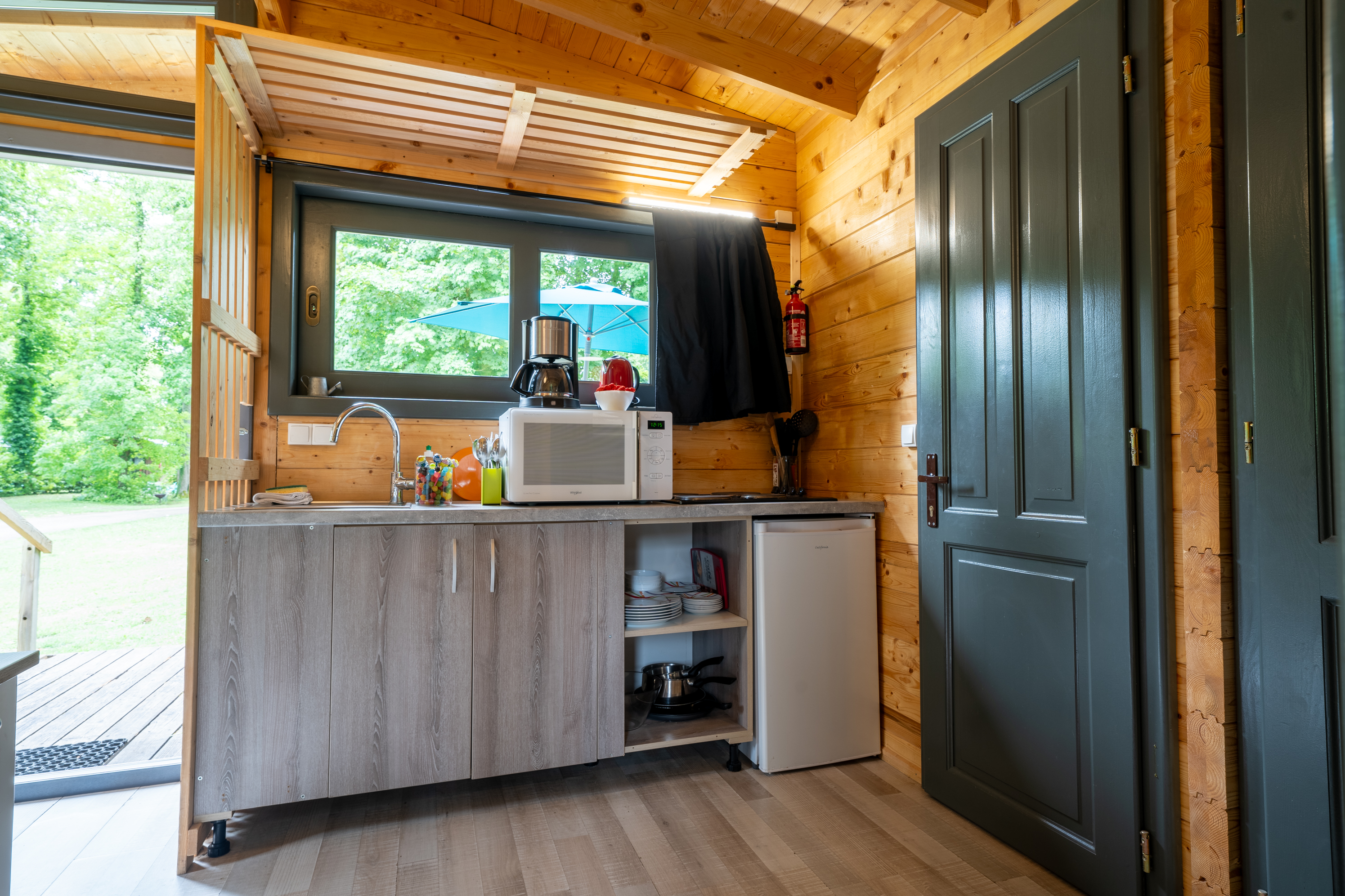 La Cabane familiale D’Hansel : un refuge enchanteur en Champagne-Ardenne à Bar Sur Aube — espace de vie