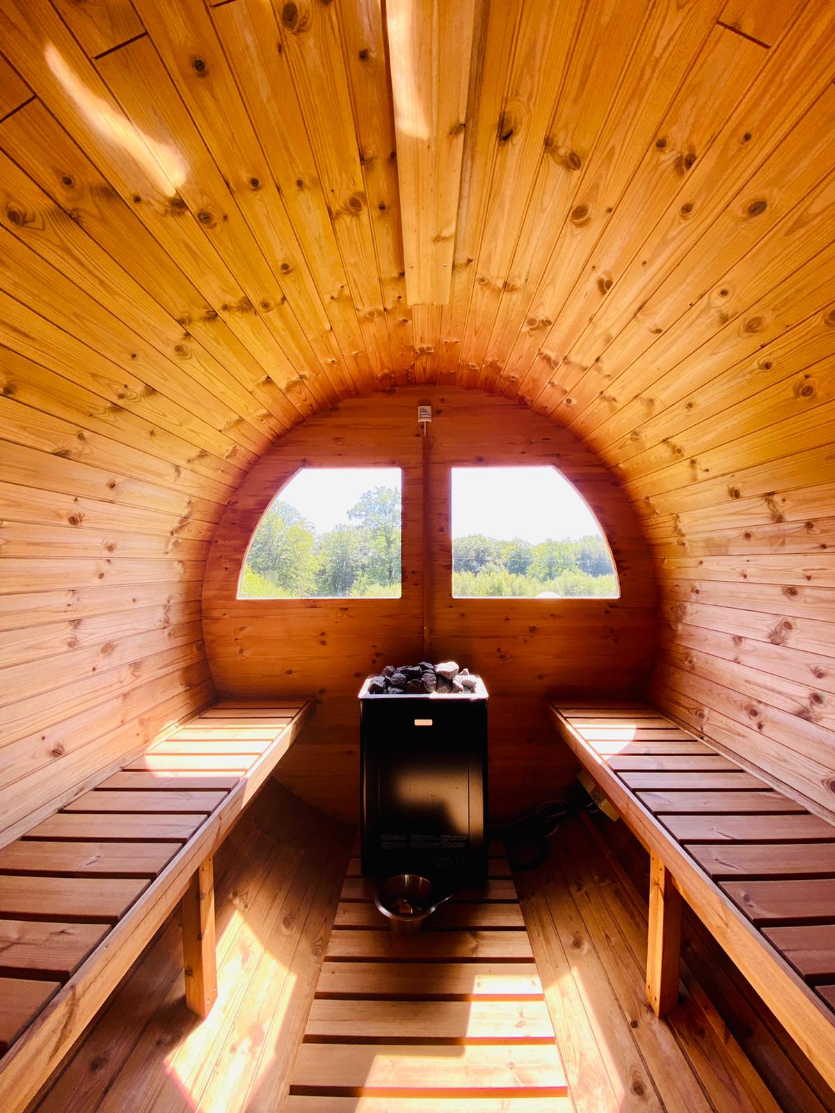 Chalet-Lodge romantique avec spa privatif en Basse-Normandie à Saint-Sever-Calvados — détail architectural
