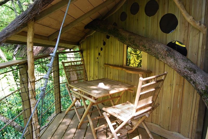 Cabane des Robinsons : une évasion perchée en Poitou-Charentes à Magné — chambre