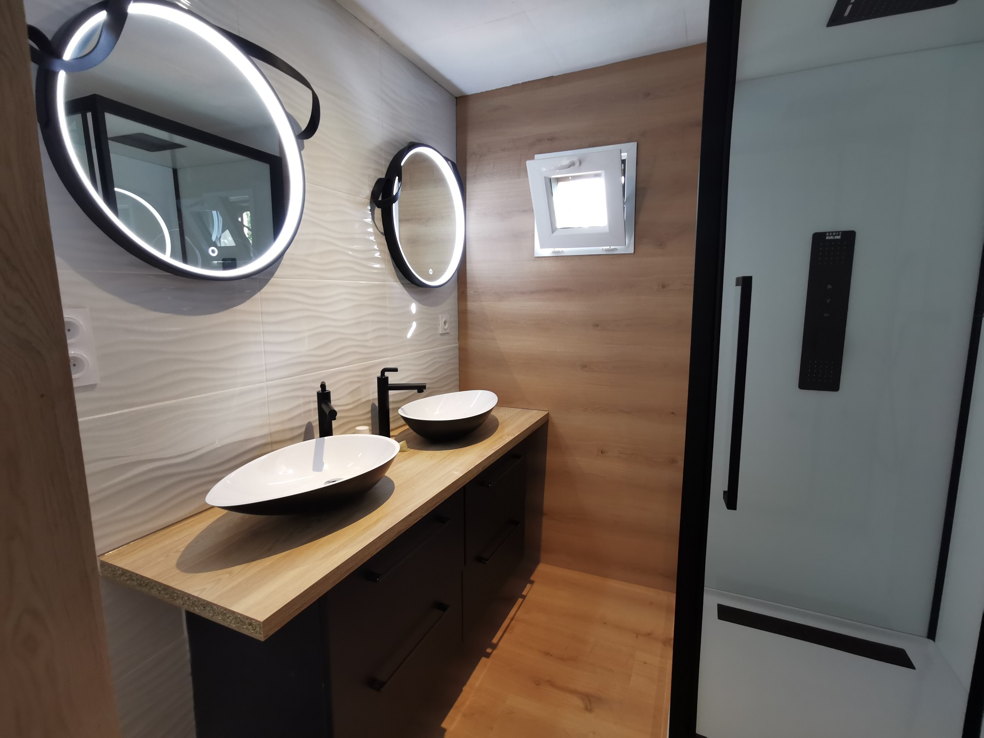 Un lodge enchanteur en Bretagne, entre ciel et mer à Ambon — chambre