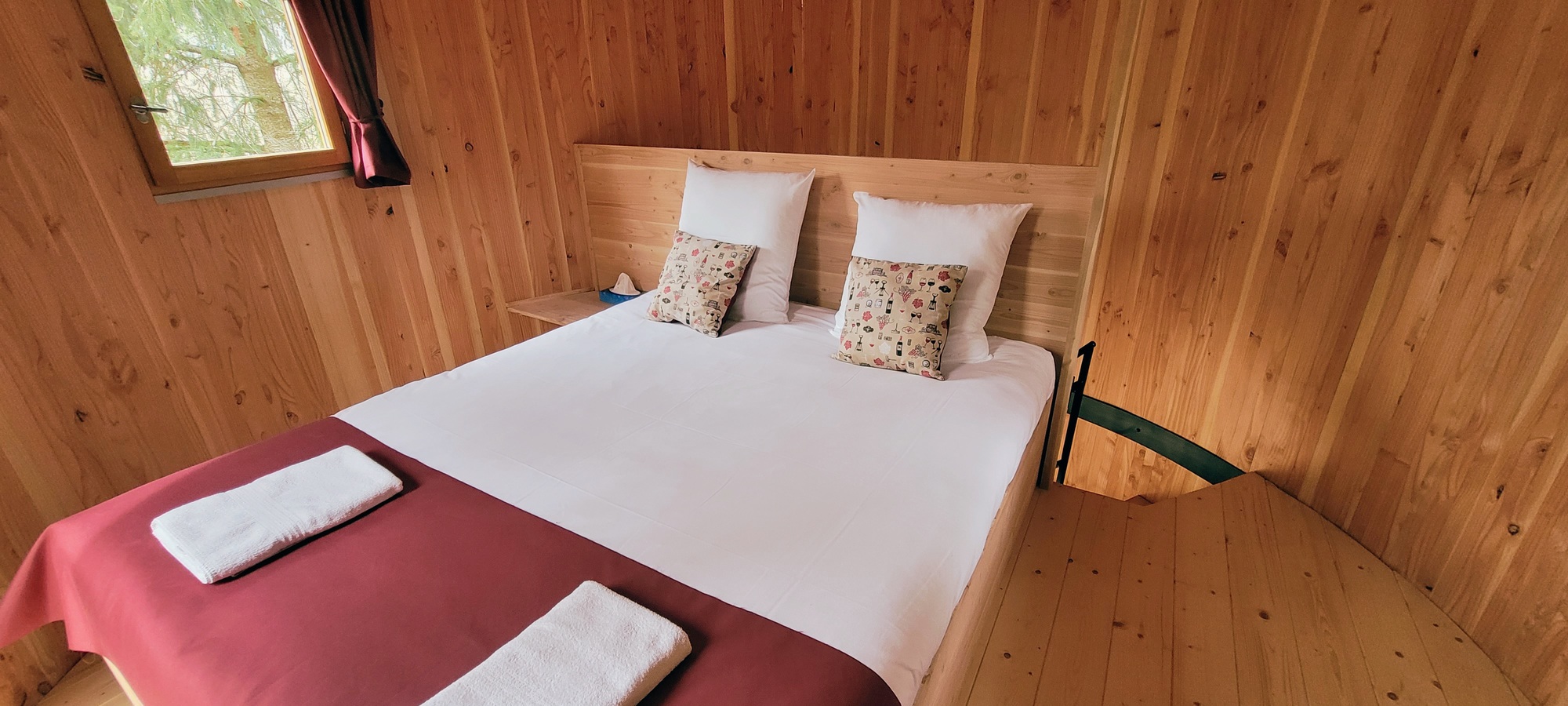 Cabane Le To-no : une évasion en pleine nature à Quincié En Beaujolais — environnement naturel