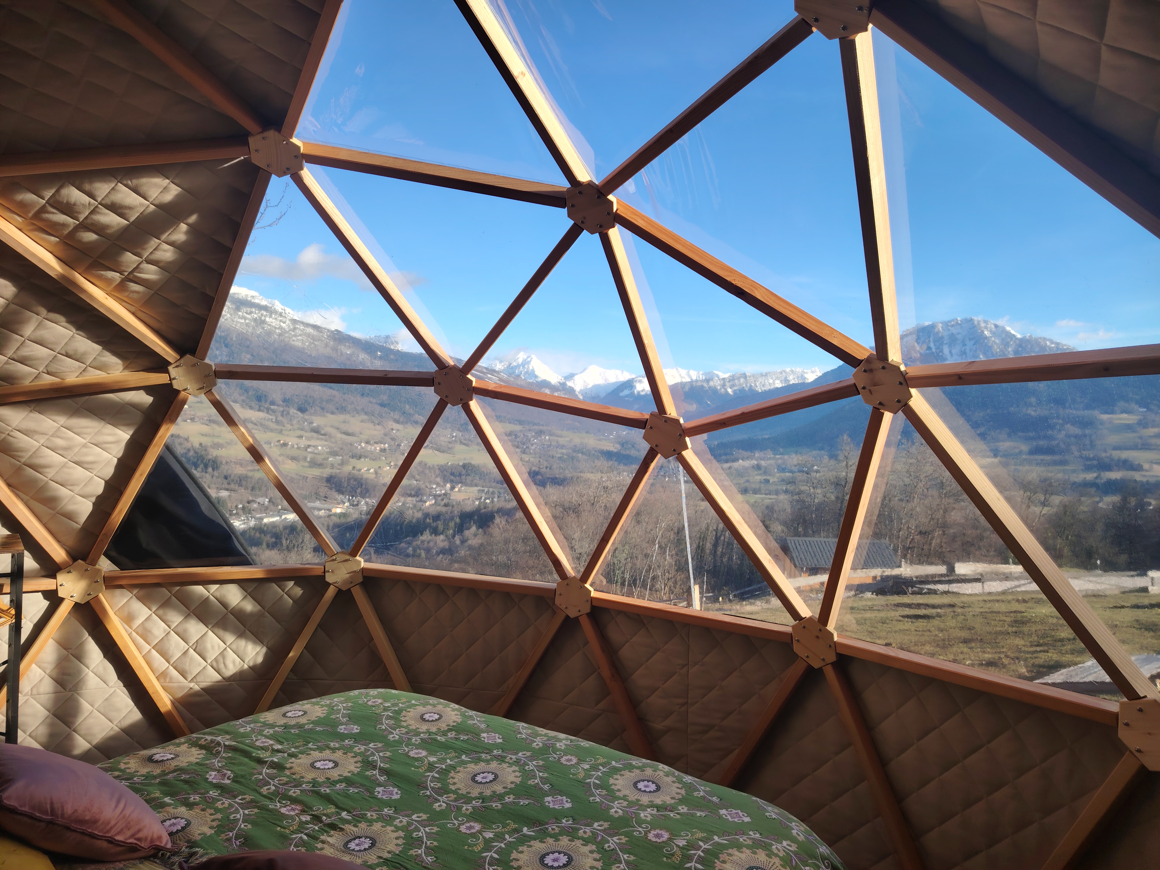 Le Dôme des Bauges — Nuit étoilée avec spa à Savoie à Chambéry — vue intérieure