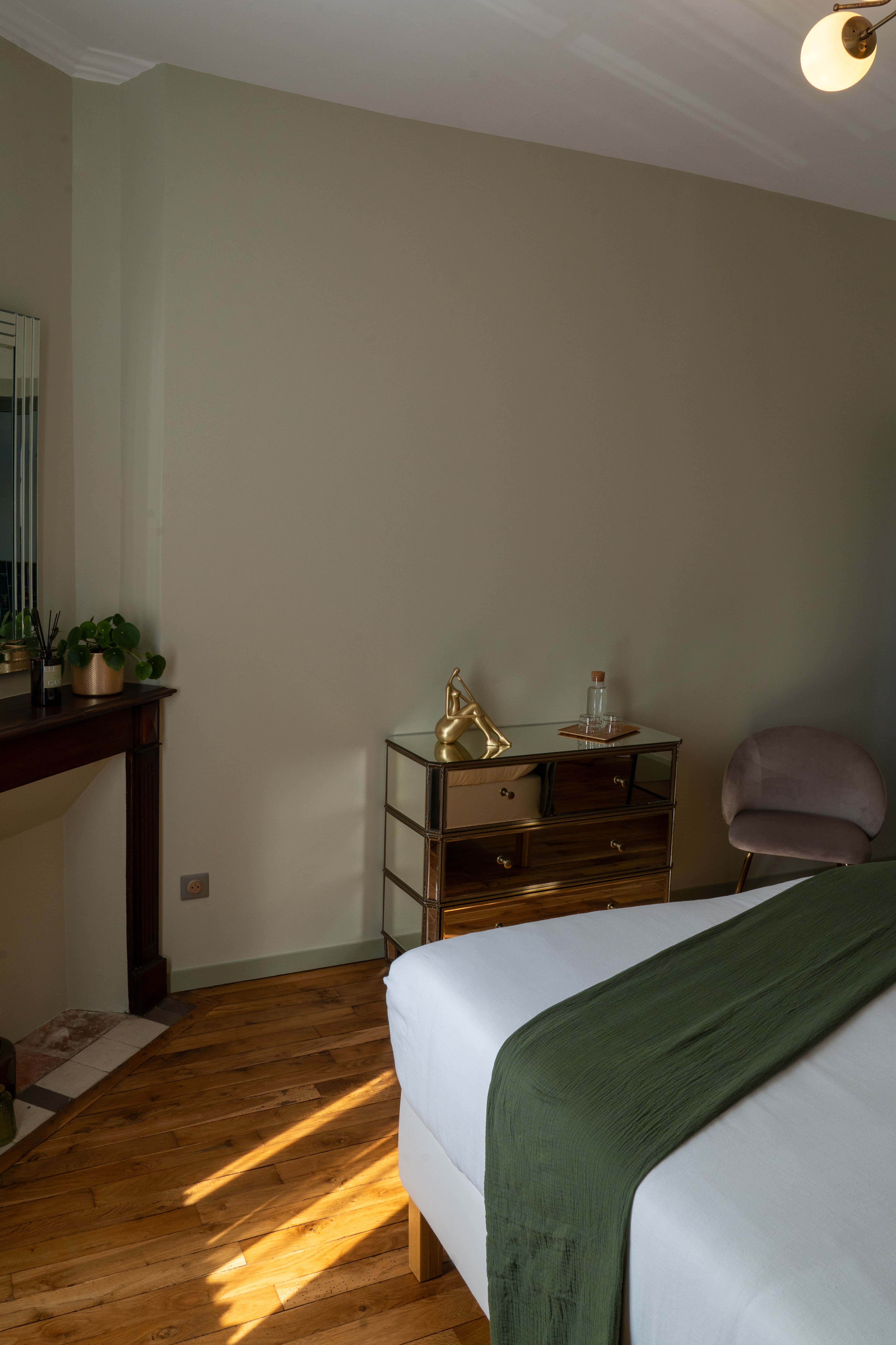 Chambre Aventurine — Maison insolite avec spa à Gramat (Lot) à Gramat — espace de vie