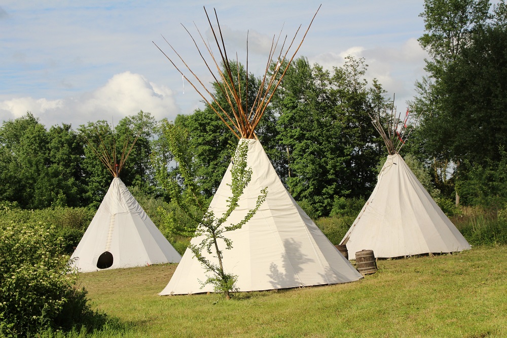 Vivez l'expérience unique d'un tipi en Champagne-Ardenne à Barberey St Sulpice — salle de bain