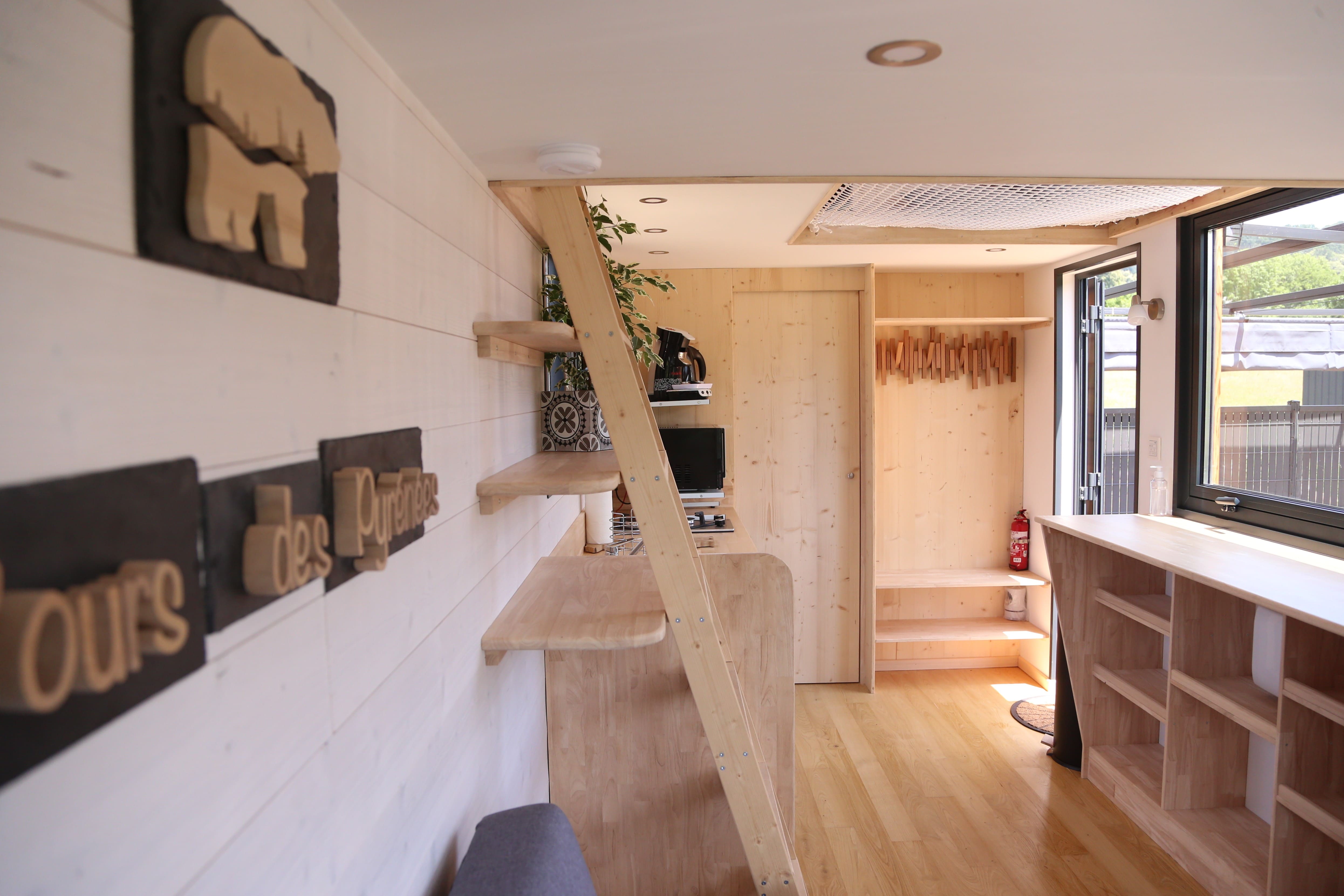 Tiny-House L'ours des Pyrénées — Séjour bien-être avec bain nordique à Hautes-Pyrénées à Tarbes — environnement naturel