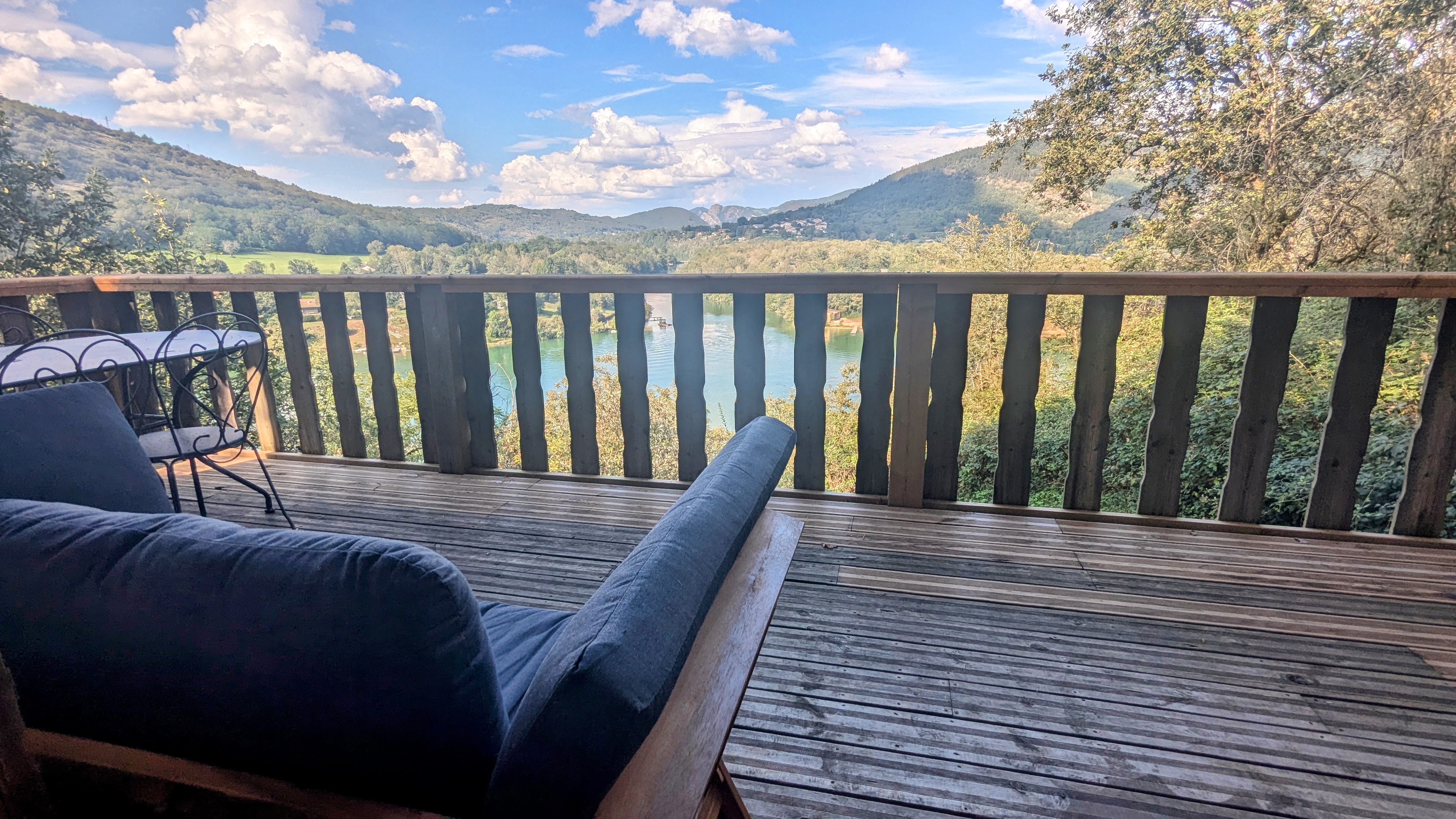Lodge du Bétet — Cabane sur pilotis avec spa à Ain à Serrières-Sur-Ain — cuisine
