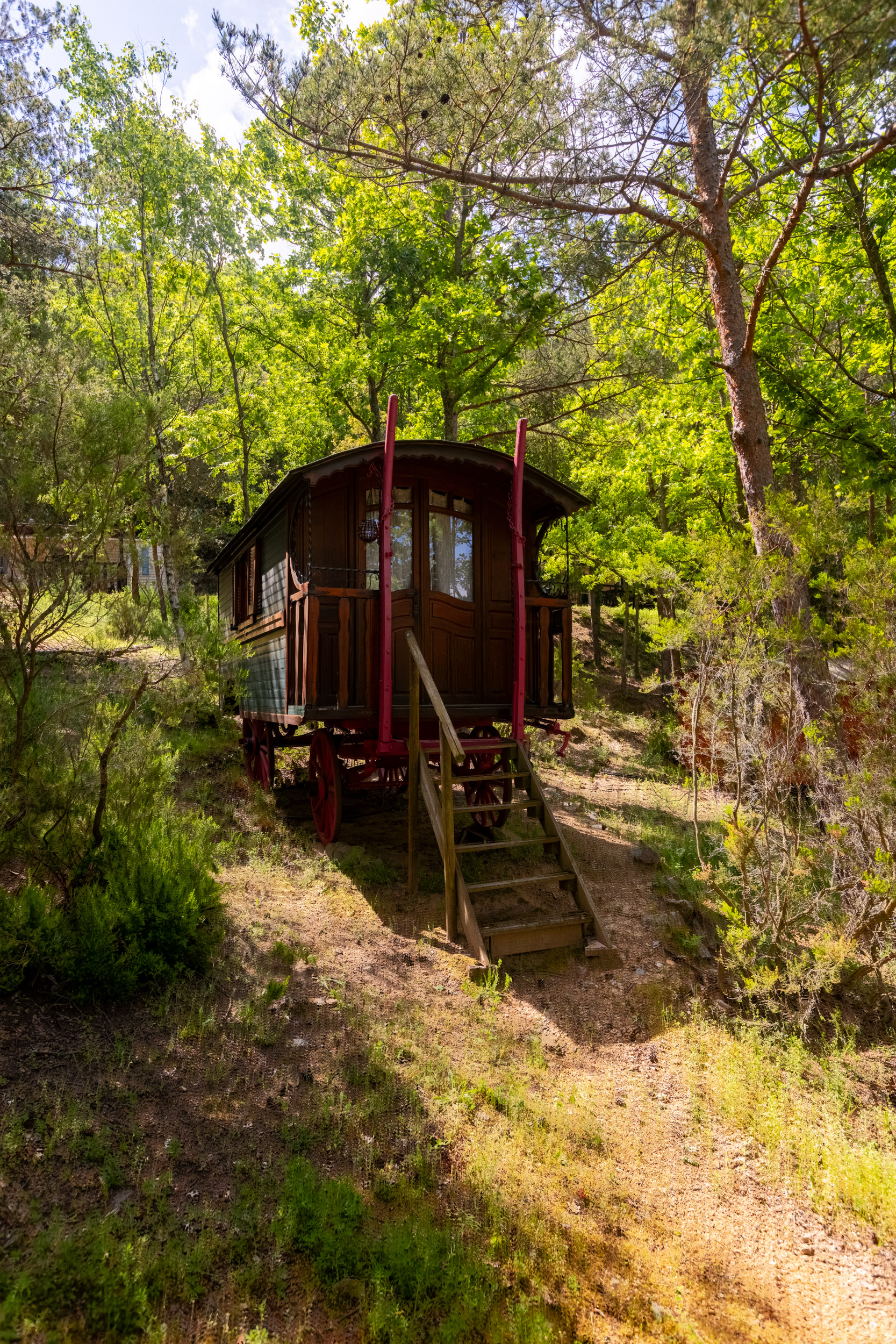 Roulotte en Languedoc-Roussillon : une escapade insolite à Fenouillet — vue intérieure