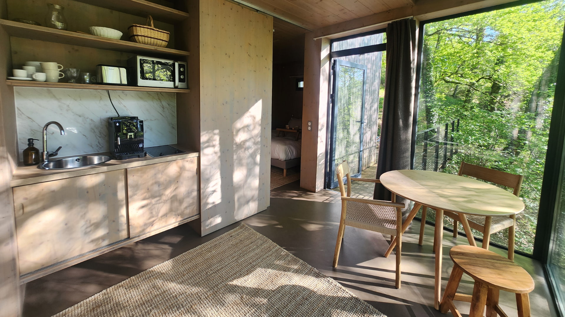 Cabane Epicéa : une expérience suspendue dans les arbres à Meyrignac L’Eglise — salle de bain