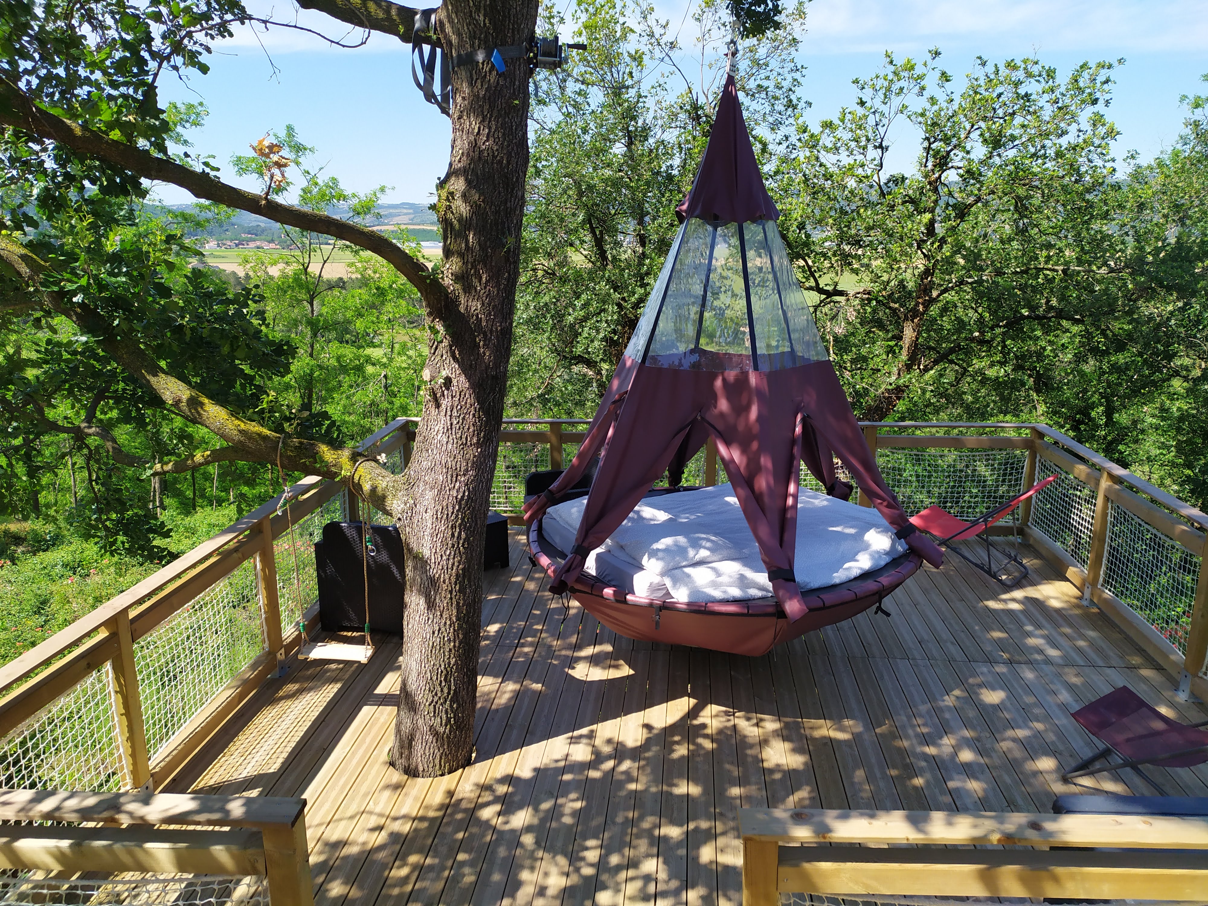 Tente suspendue Rubis : une expérience unique en Rhône-Alpes à Albon — chambre
