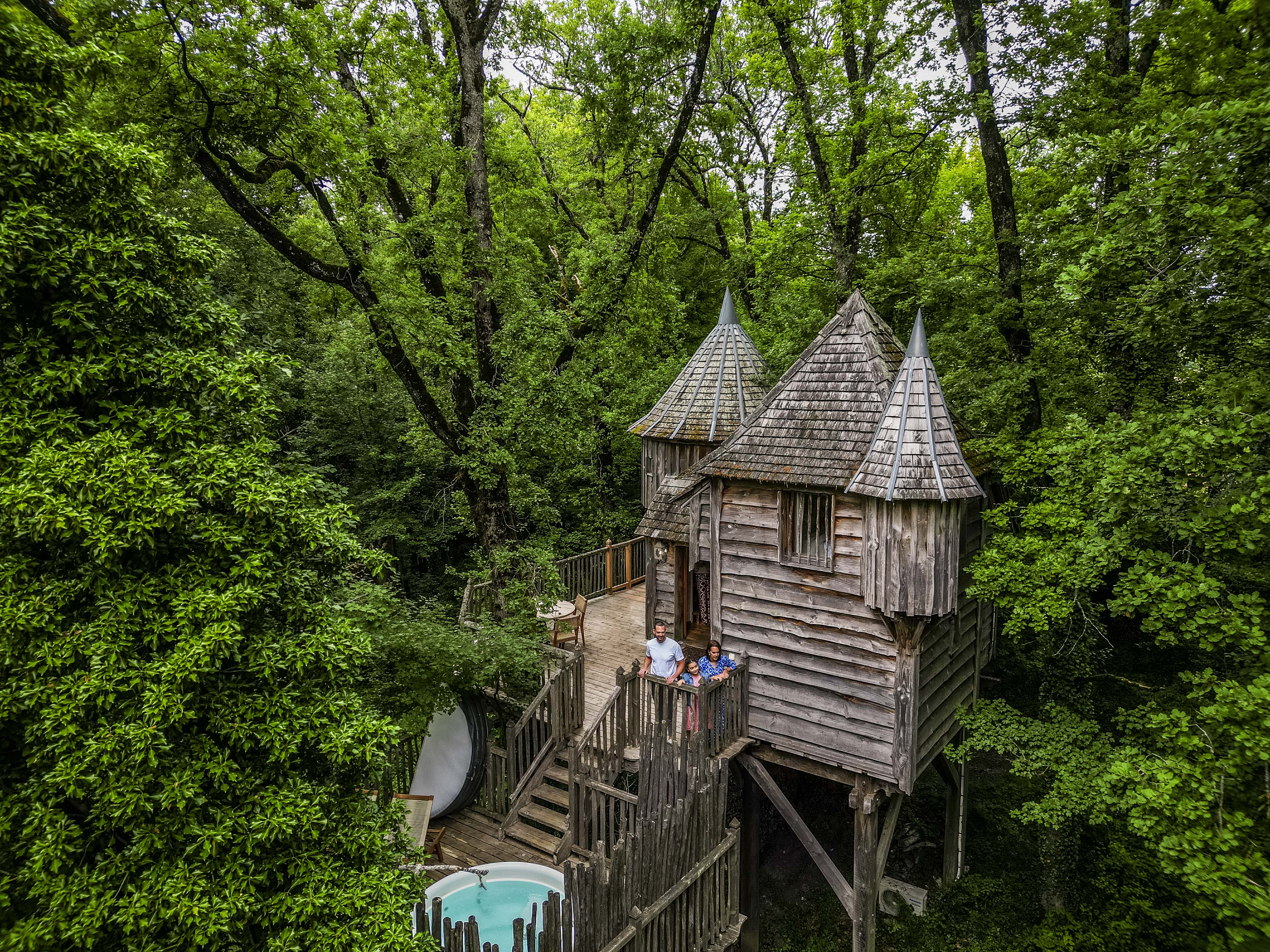 Cabane Château Milandes & Spa : une expérience suspendue en Aquitaine — Cabane à Beaumontois En Perigord