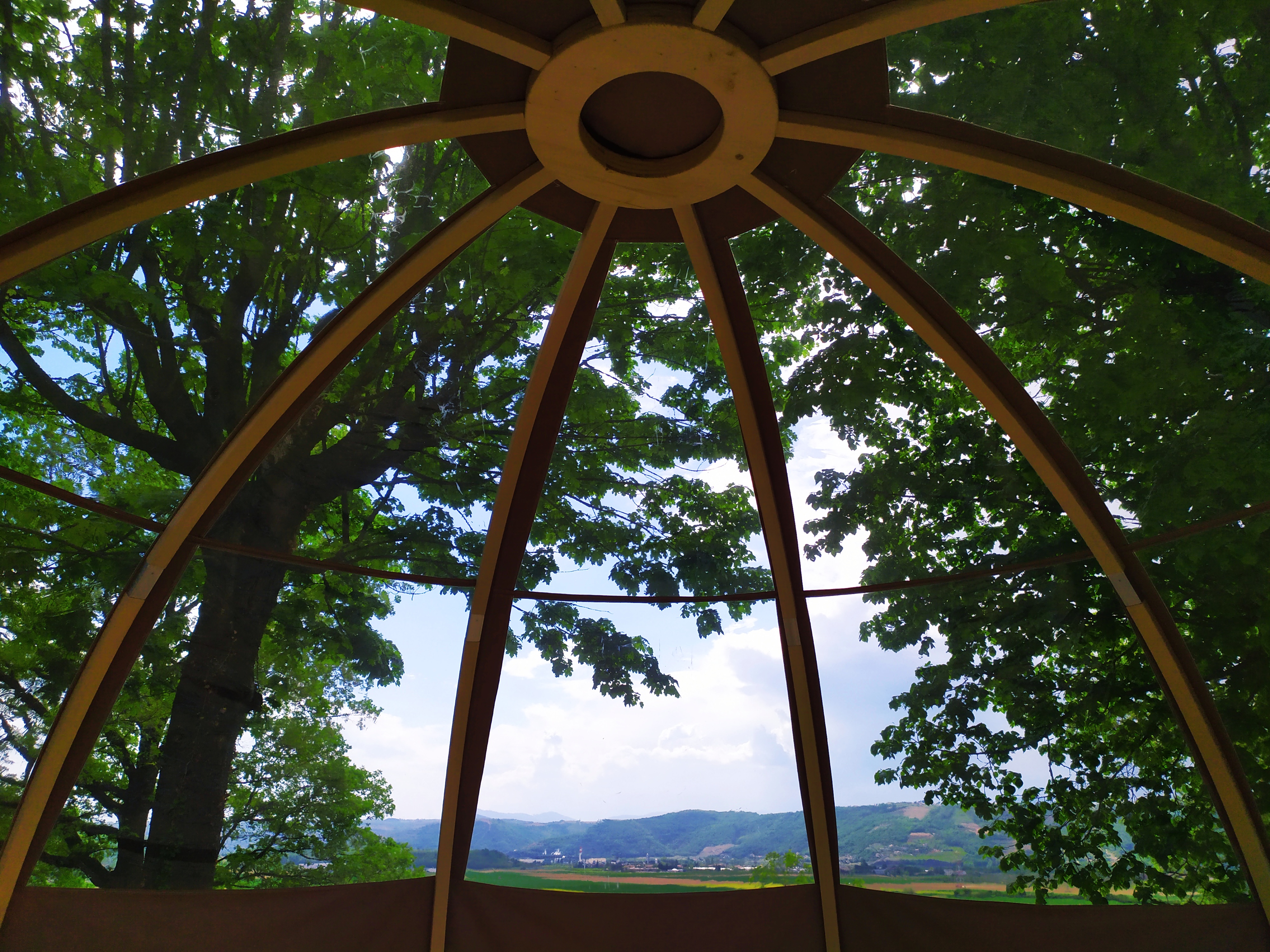 Évasion dans une bulle panoramique familiale en Rhône-Alpes à Albon — environnement naturel