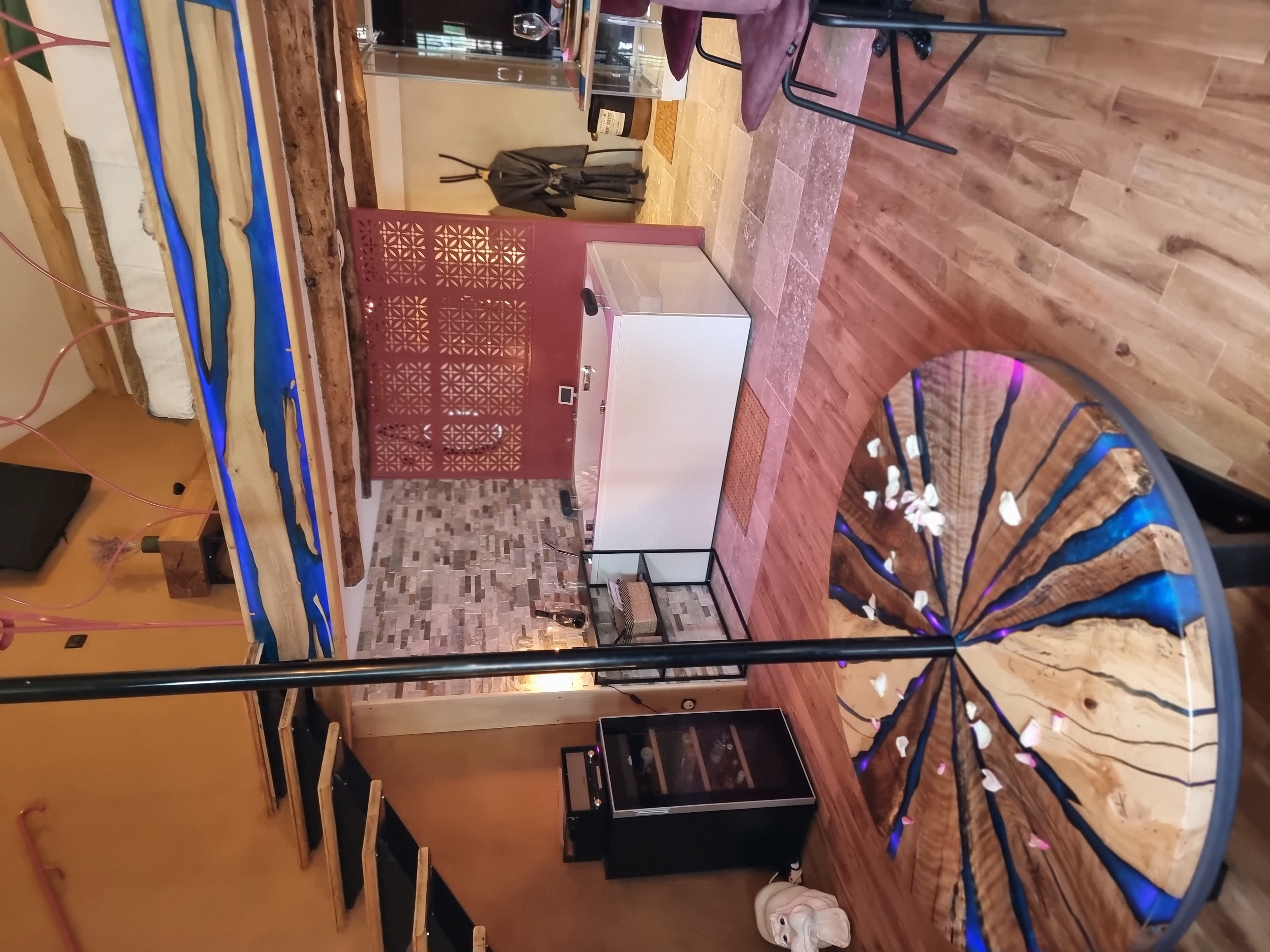 Chambre La Cybèle & SPA : une évasion sensorielle en Midi-Pyrénées à Cahuzac Sur Vère — espace de vie