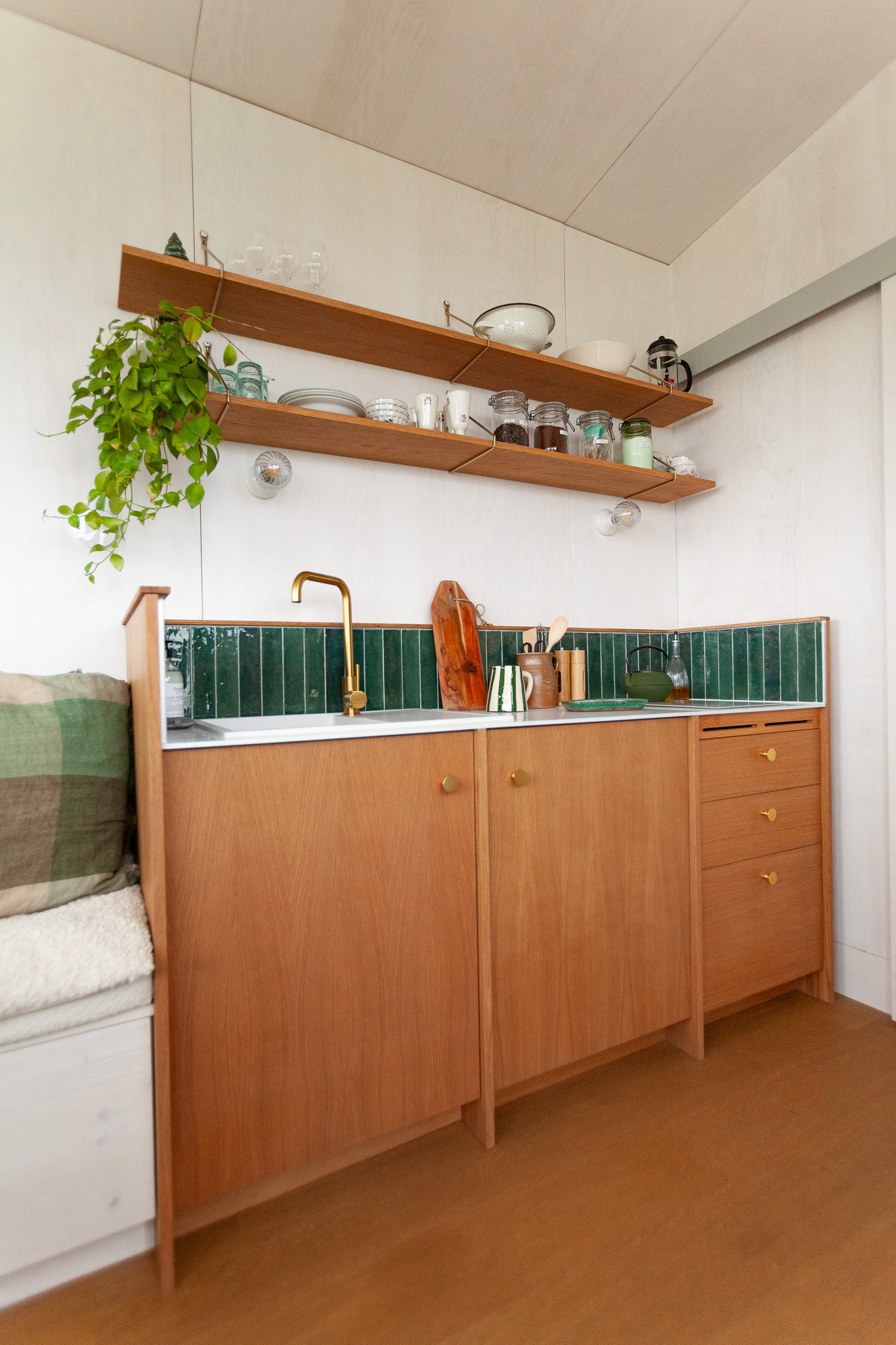 Lodge cosy & spa — Tiny House avec bain nordique en Dordogne à Pépiite Périgord Vert — détail architectural
