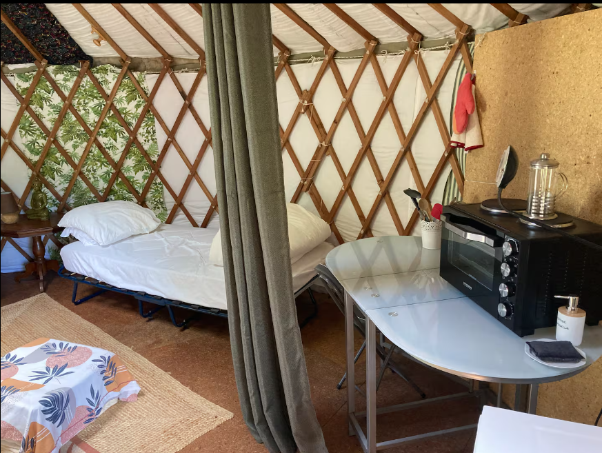 Yourte 2 — Séjour éco-conçu avec spa à Peysoup en Gironde à Peysoup — salle de bain