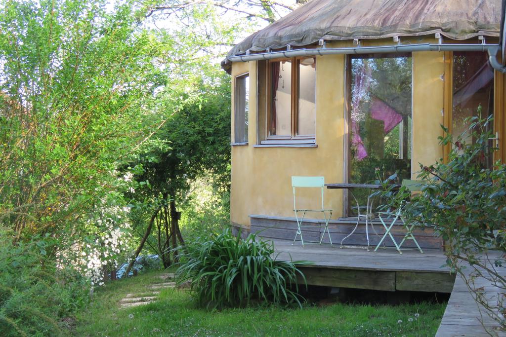Yourte contemporaine — Séjour apaisant avec spa à Esquillot en Ariège à Esquillot — vue intérieure