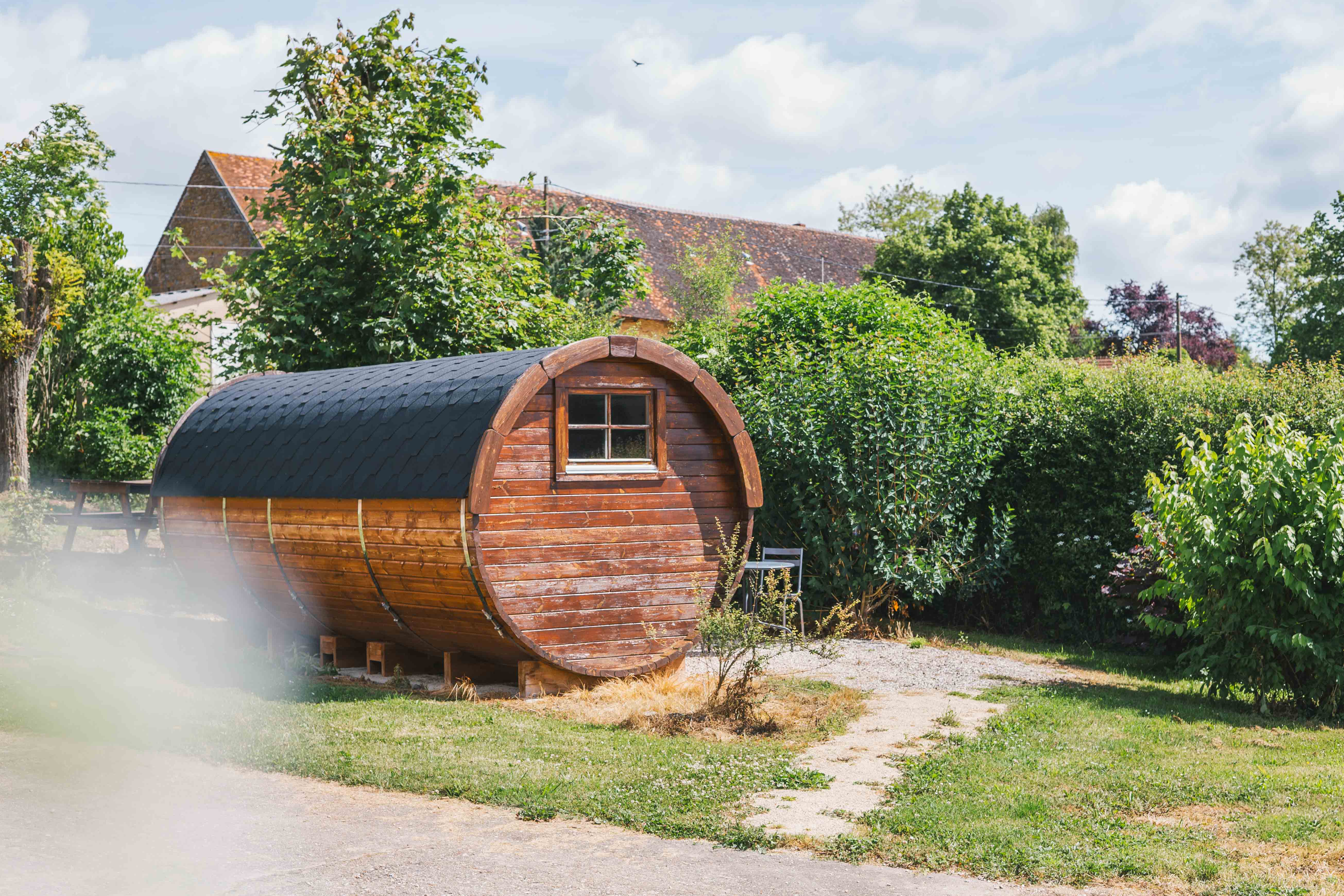 Tonneau en bois insolite — Hébergement avec spa à Saône-et-Loire