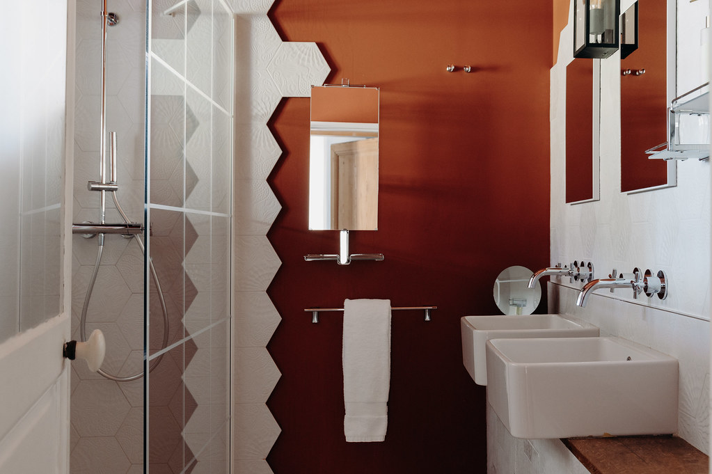Suite Deluxe avec vue sur le jardin — Hébergement avec spa à Hérault à Montpellier — chambre