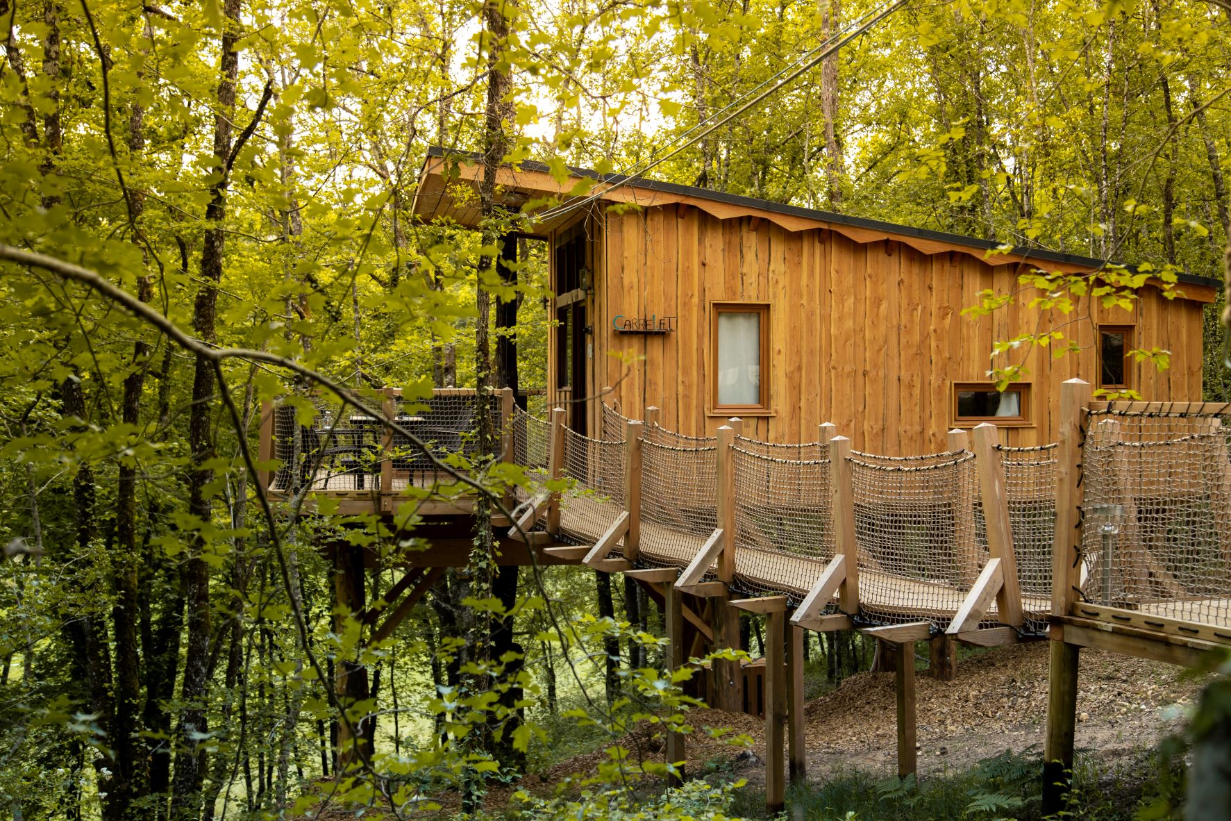 Cabane avec spa "Carrelet" — Nuit perchée à Lot à Lamothe-Fénelon — vue intérieure