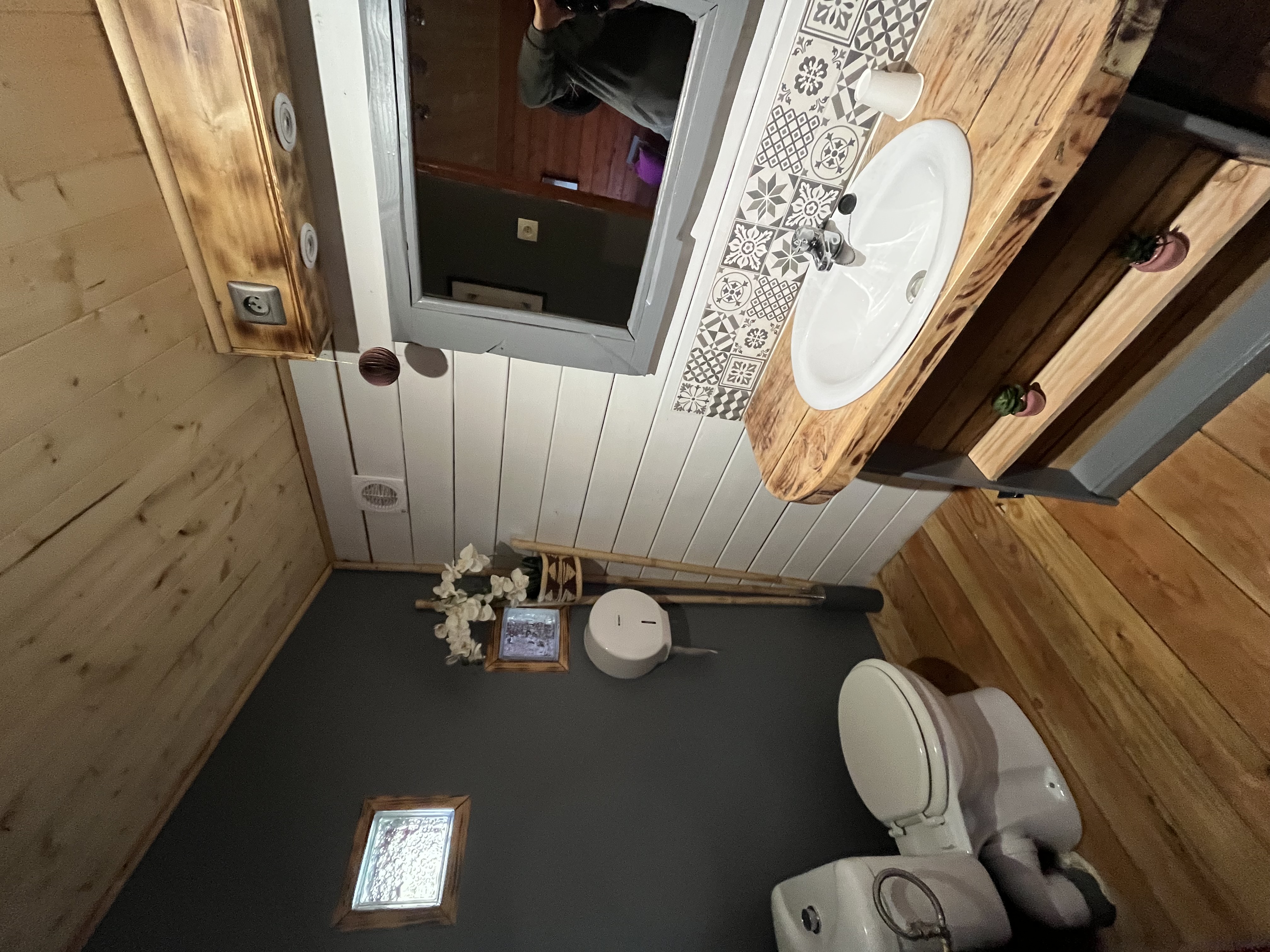 Chalet Royal Enfield — Escapade paisible avec spa à Tarn à Albi — chambre