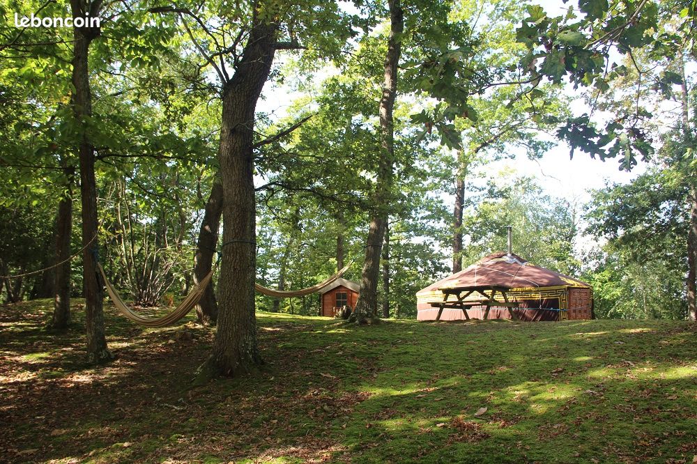 La Petite Yourte : un cocon au cœur des Midi-Pyrénées à Gensac De Boulogne — vue intérieure