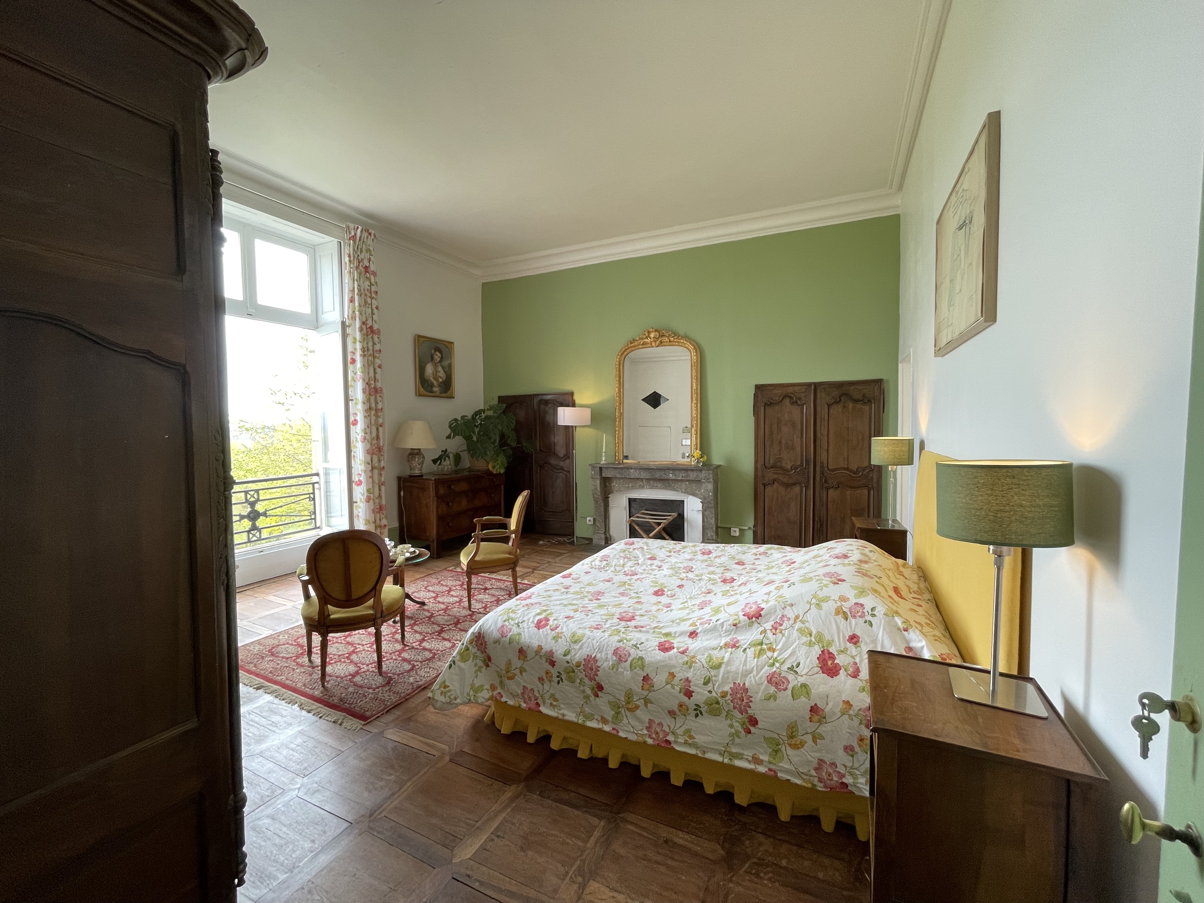 Chambre Douglas : une évasion sensorielle en Bourgogne à Étang-Sur-Arroux — vue intérieure