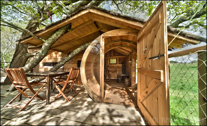 La cabane perchée de Sterenn : une expérience unique dans les arbres à Ploemel — vue intérieure