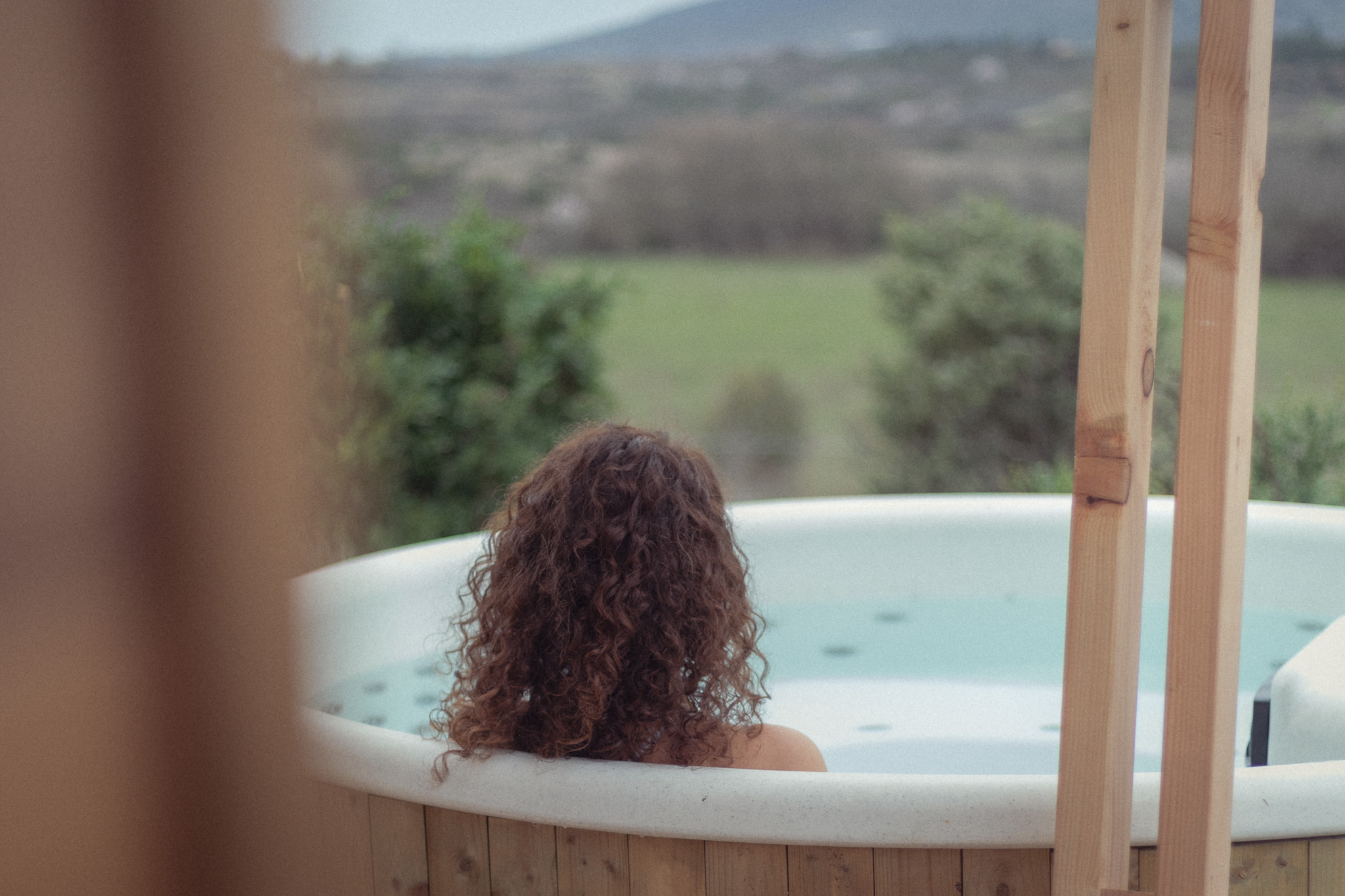 Pépiite Gorges de l'Ardèche — Tiny House avec spa privatif à Vallon-Pont-d'Arc — vue depuis la terrasse