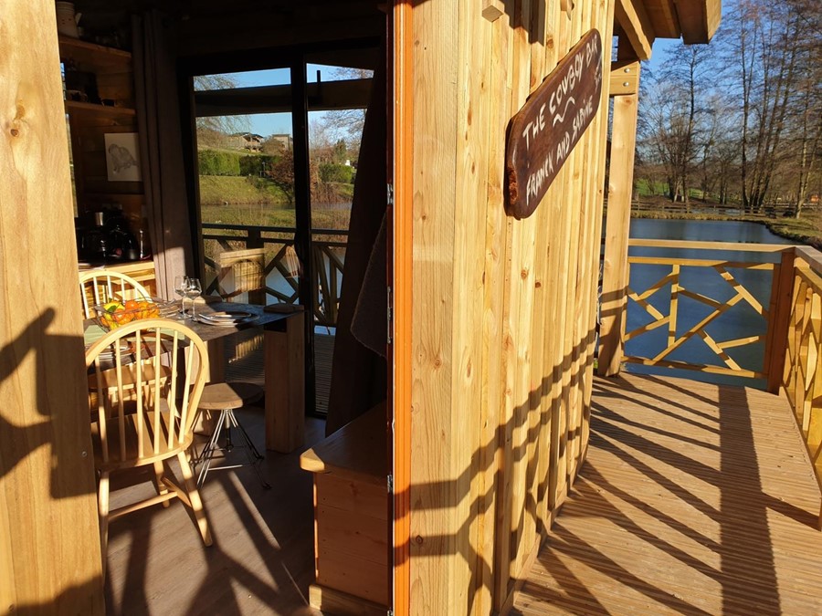 Cabane du Castor & Sauna : une expérience unique en Picardie à Cessières-Suzy — vue intérieure