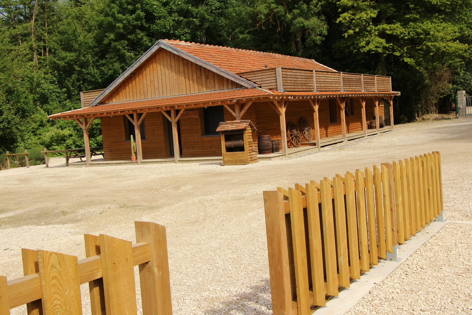 Cottage supérieur n°2 : un chalet enchanteur en Champagne-Ardenne à Barberey St Sulpice — vue intérieure