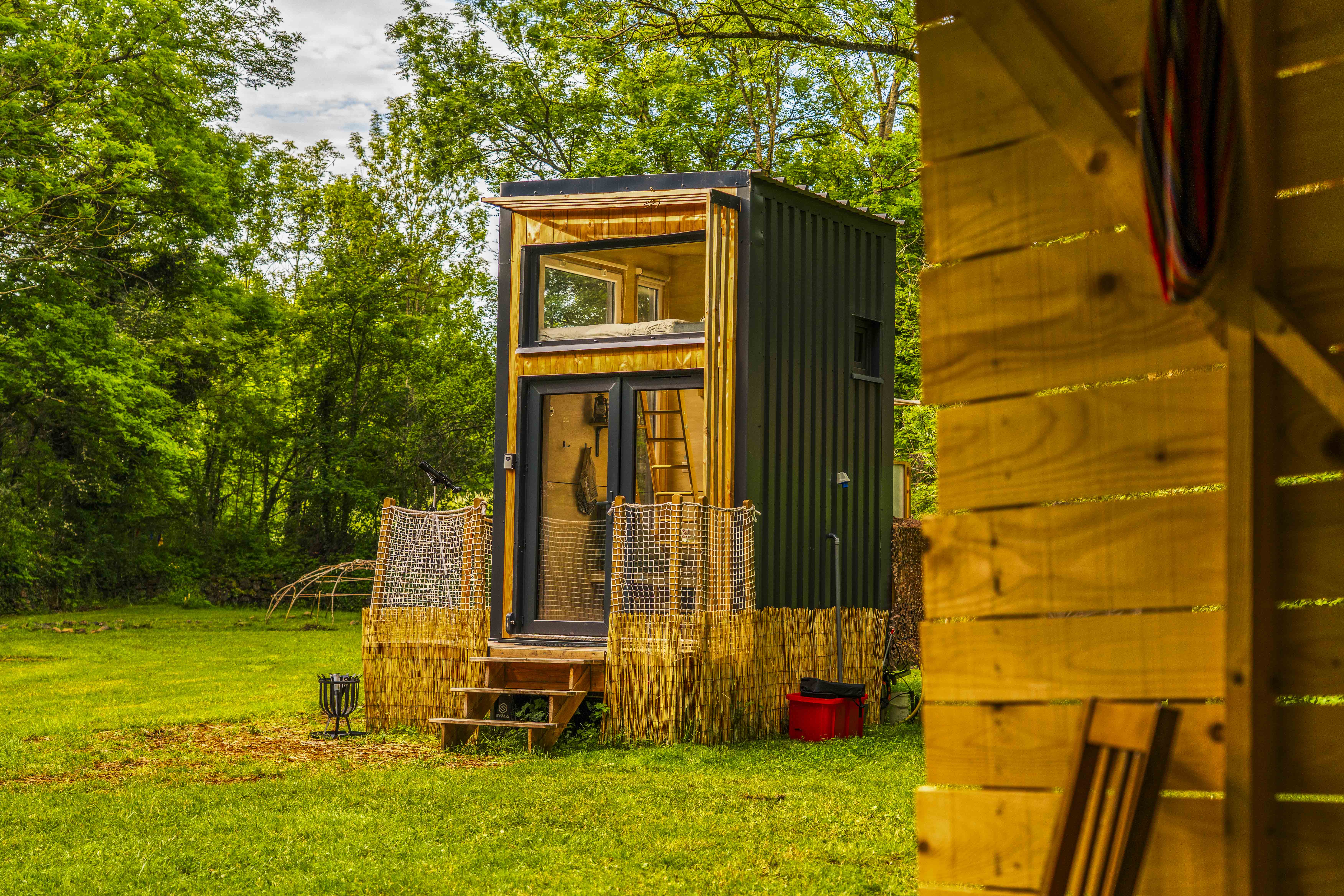 Le Bois aux Cheirilles — Tiny House panoramique à Saint-Diéry à Saint-Diéry — détail architectural