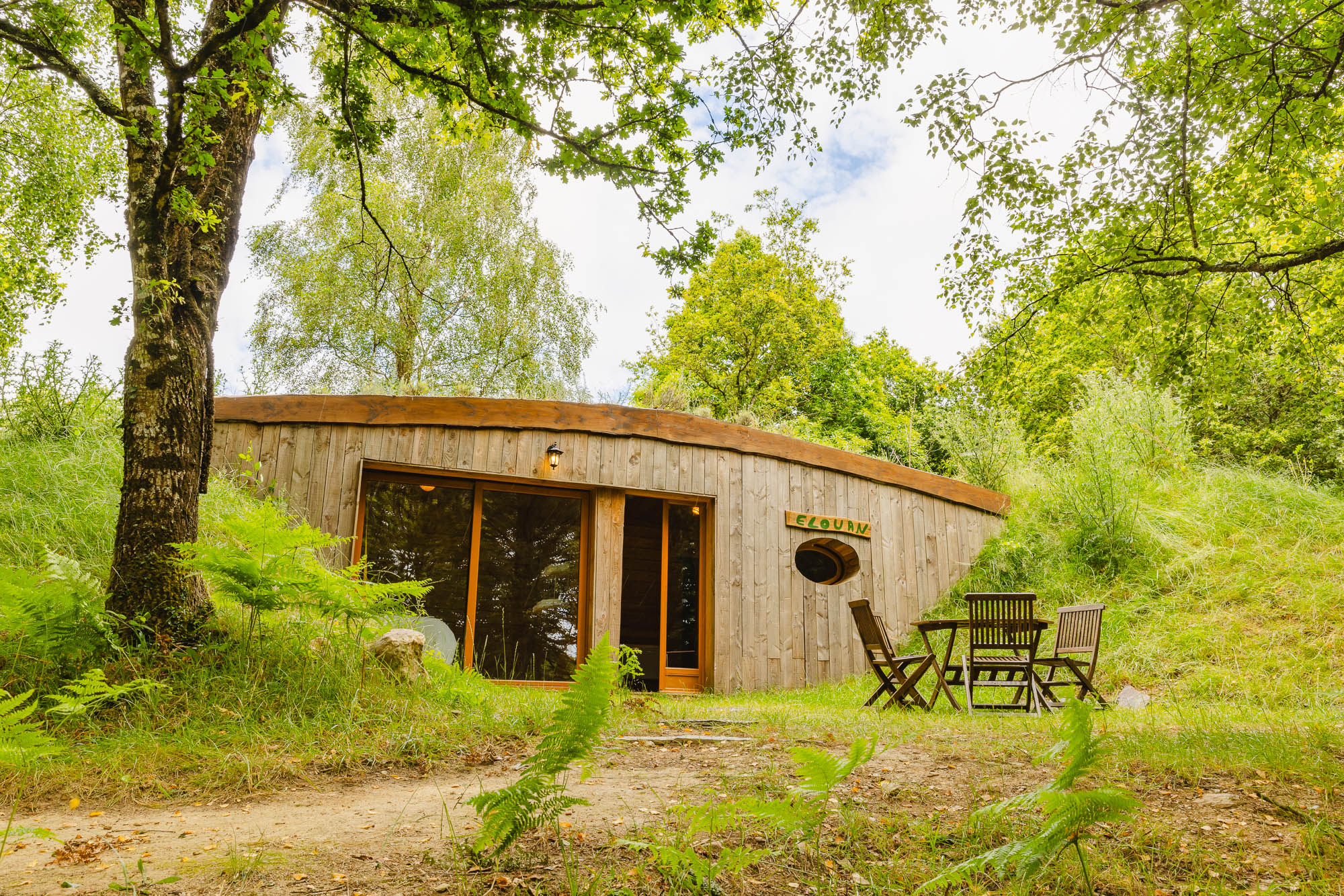 Cabane végétalisée : une évasion enchantée en Bretagne