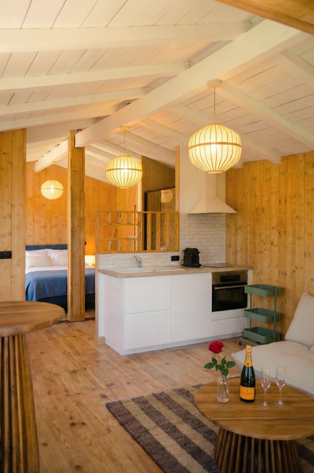 La Cabane Tchanquée — Cabane sur pilotis avec spa à Gers à Riguepeu — chambre