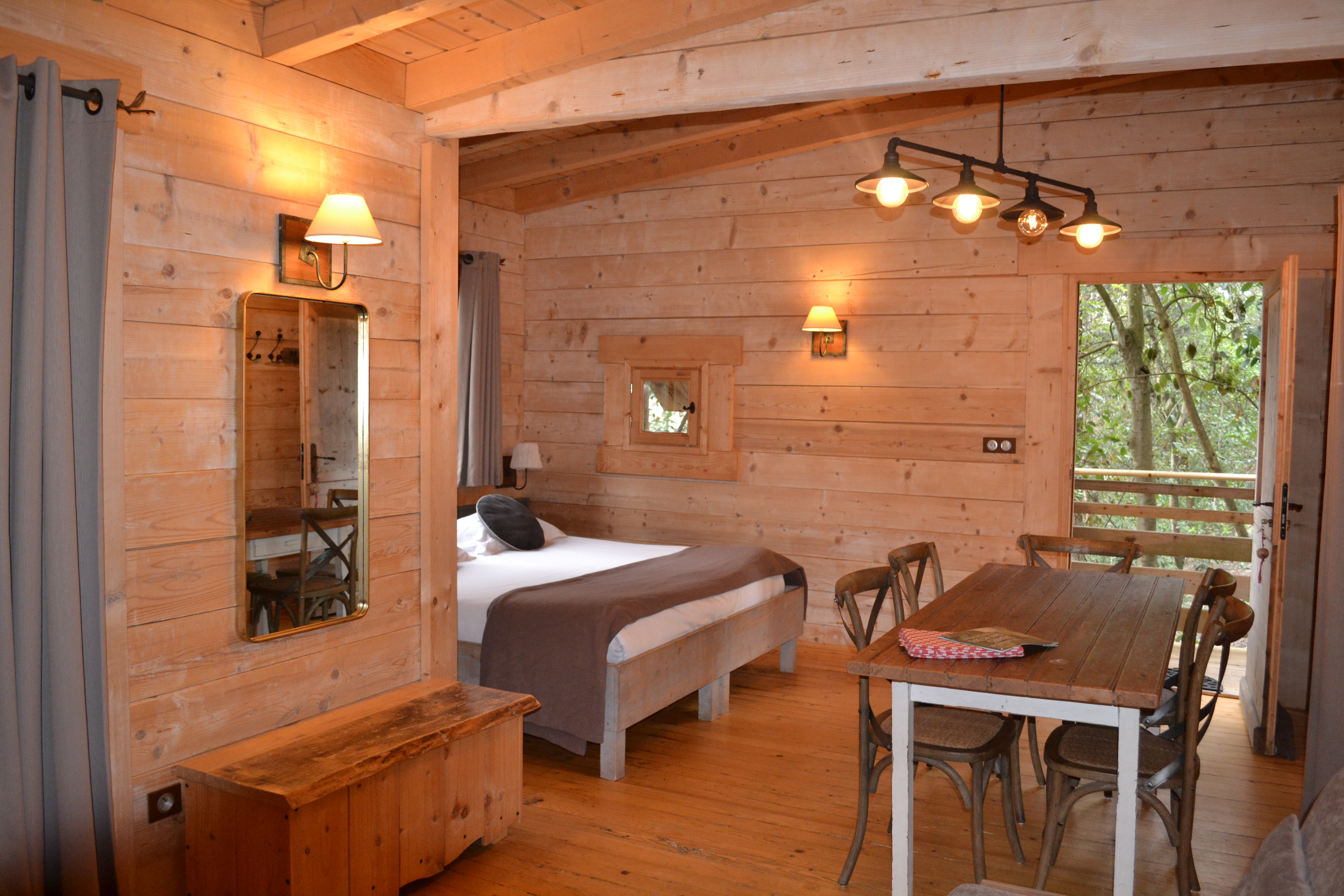 Cabane Tribu : une expérience suspendue en Languedoc-Roussillon à Villalier — environnement naturel