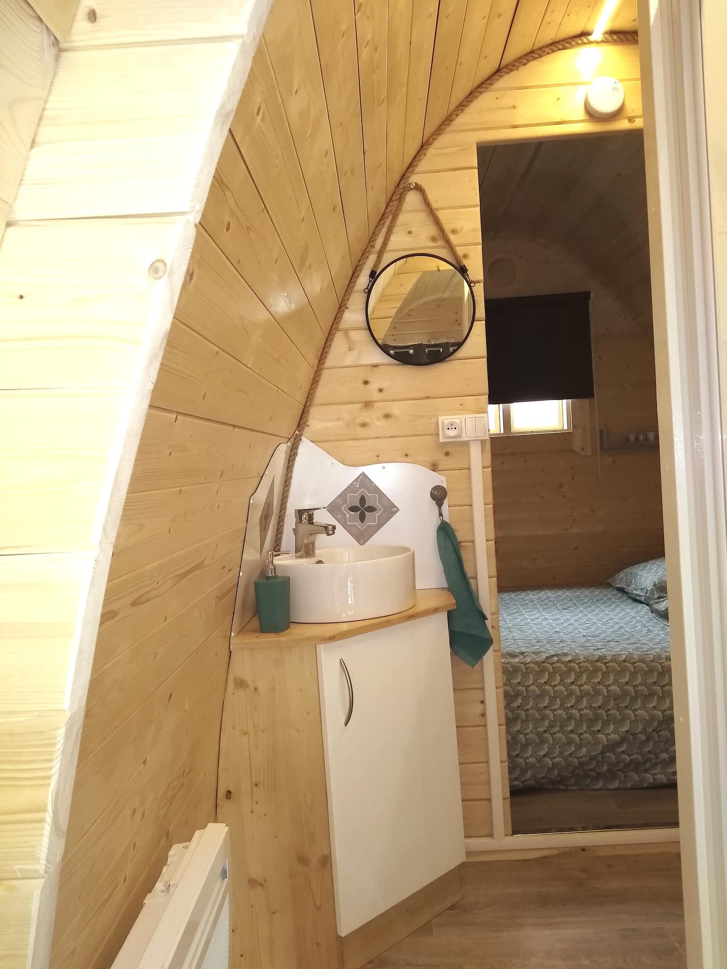 Cabane finlandaise proche du Puy du Fou — Nuit avec spa et sauna à Les Herbiers — environnement naturel